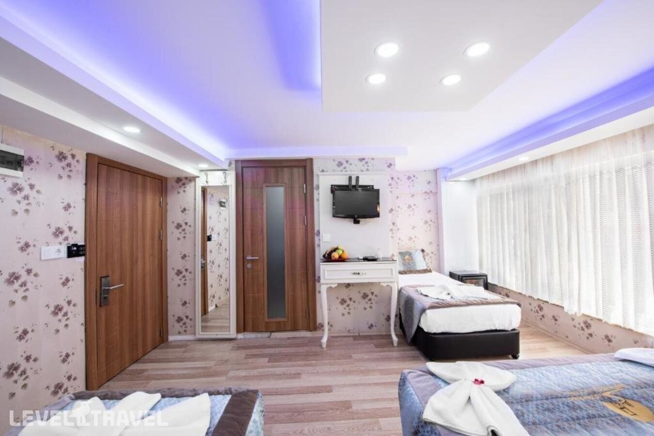 фотографии номера Четырехместный номер отеля Istanbul Sirkeci Hotel в Турция(Сиркеджи) - фото №7