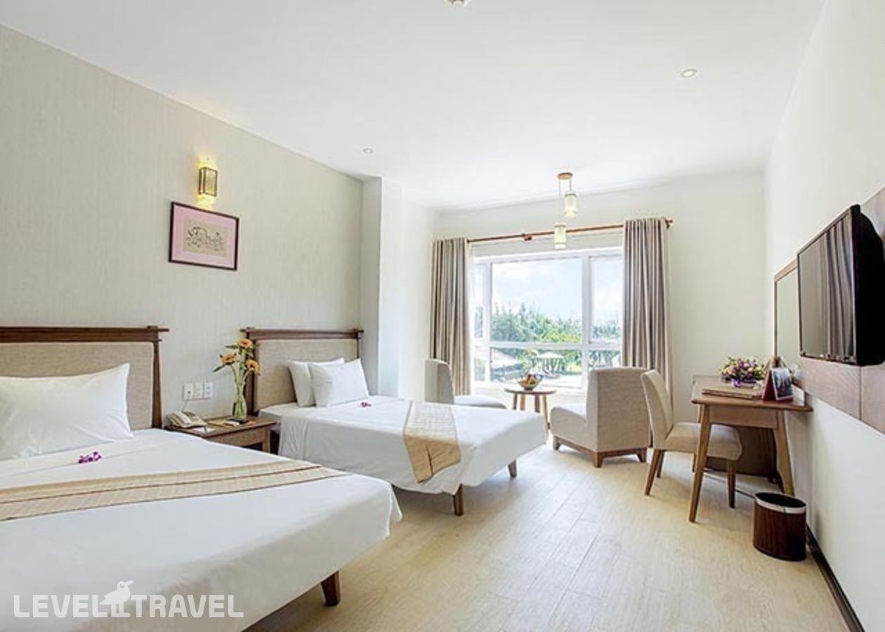 фотографии номера Улучшенный с видом на сад отеля Centara Sandy Beach Resort Danang (Ex.Sandy Beach Resort) в Вьетнам(Дананг) - фото №1