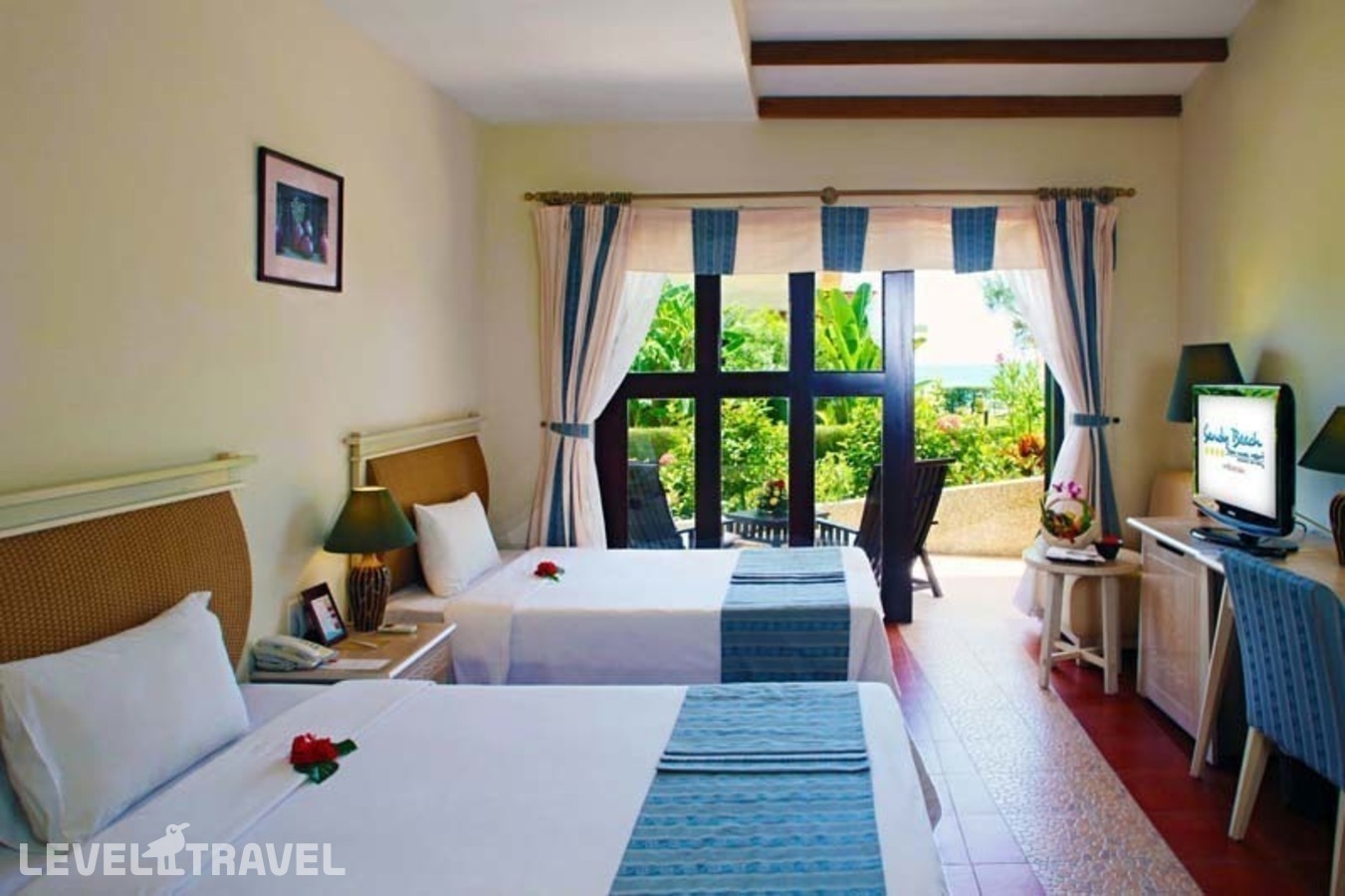фотографии номера Бунгало с видом на сад отеля Centara Sandy Beach Resort Danang (Ex.Sandy Beach Resort) в Вьетнам(Дананг) - фото №1