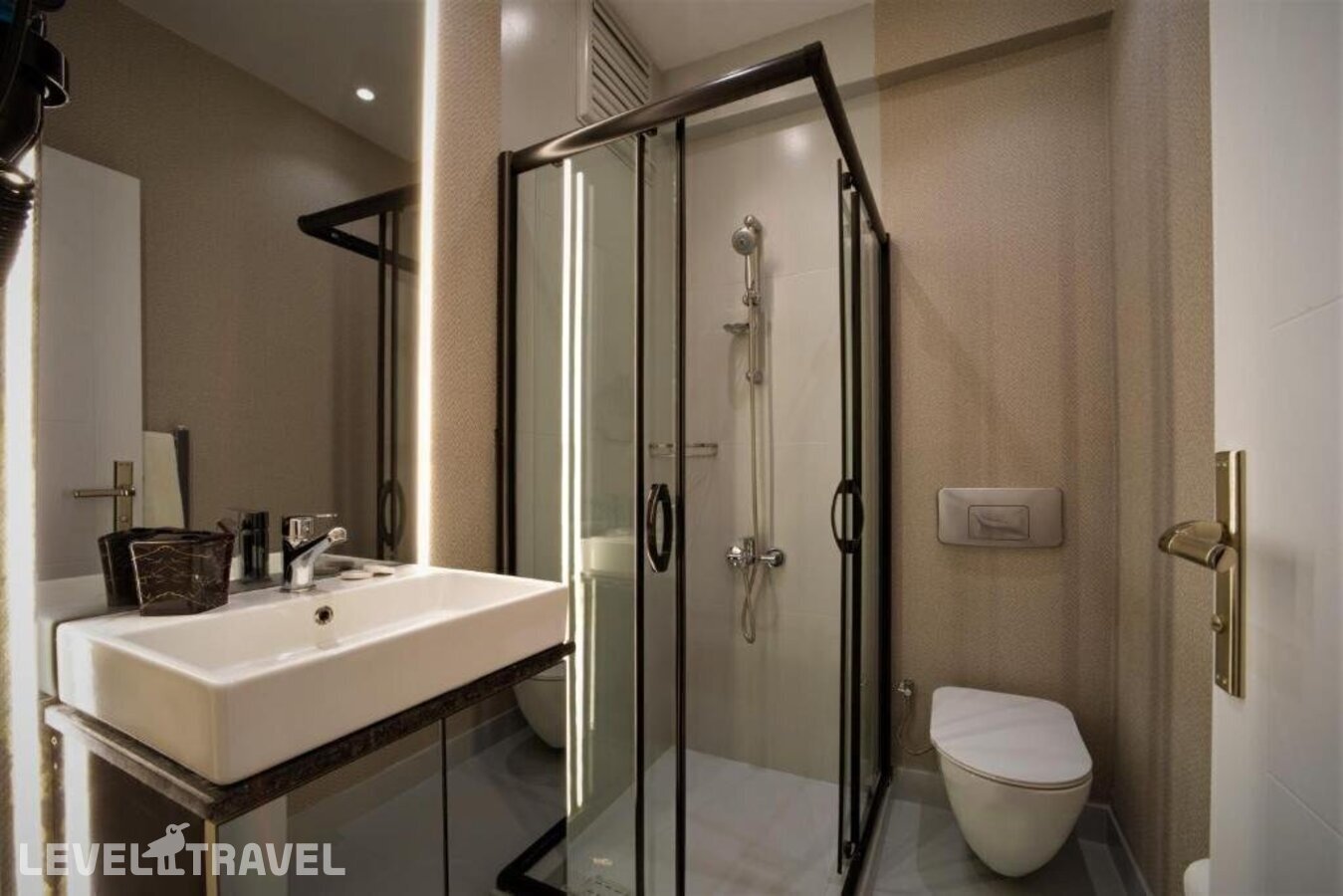 Апартаменты с балконом — фото 8