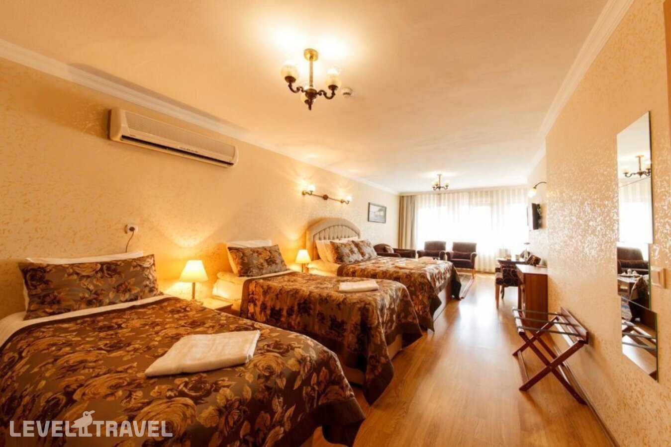 фотографии номера Четырехместный номер отеля Ipekyolu Hotel в Турция(Султанахмет) - фото №1