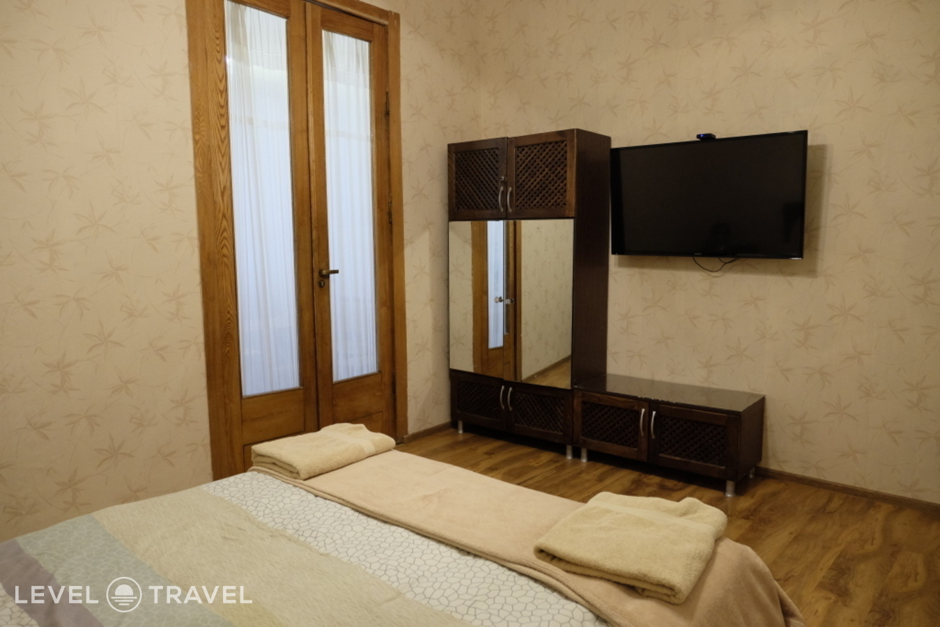 фотографии номера Трехместный улучшенный с балконом отеля Mia B&B Old Tbilisi в Грузия(Тбилиси) - фото №2