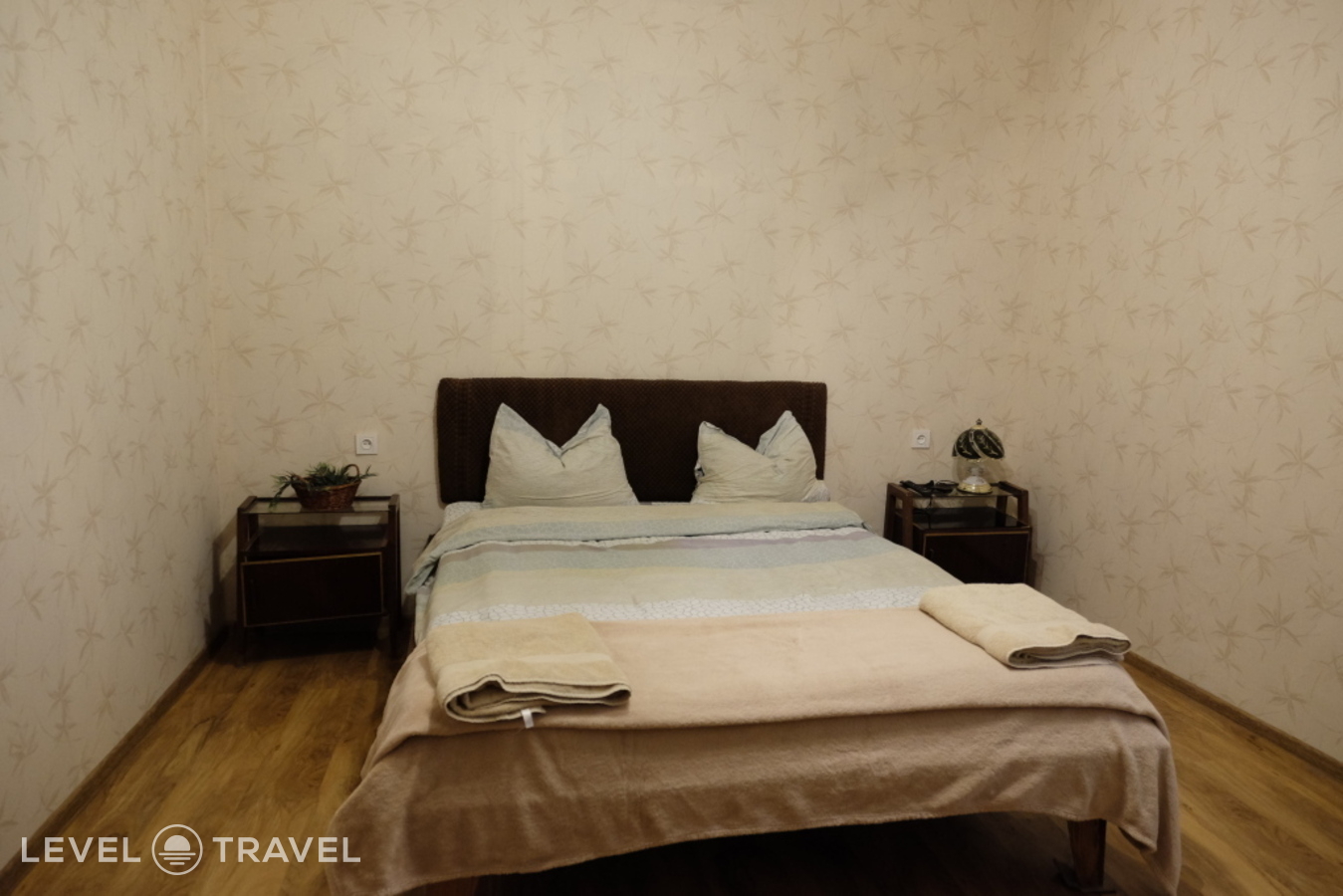 фотографии номера Трехместный улучшенный с балконом отеля Mia B&B Old Tbilisi в Грузия(Тбилиси) - фото №1
