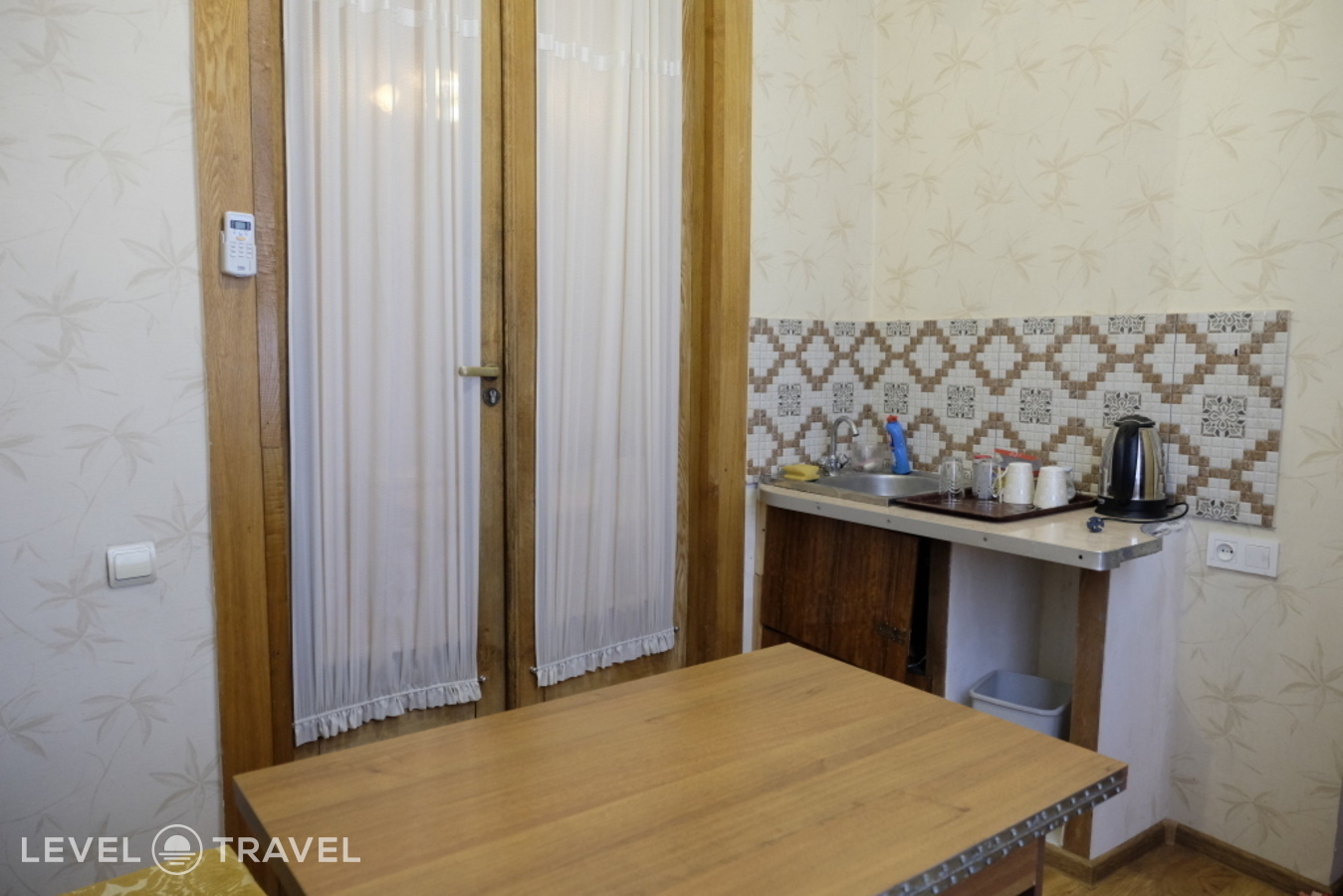 фотографии номера Трехместный улучшенный с балконом отеля Mia B&B Old Tbilisi в Грузия(Тбилиси) - фото №3
