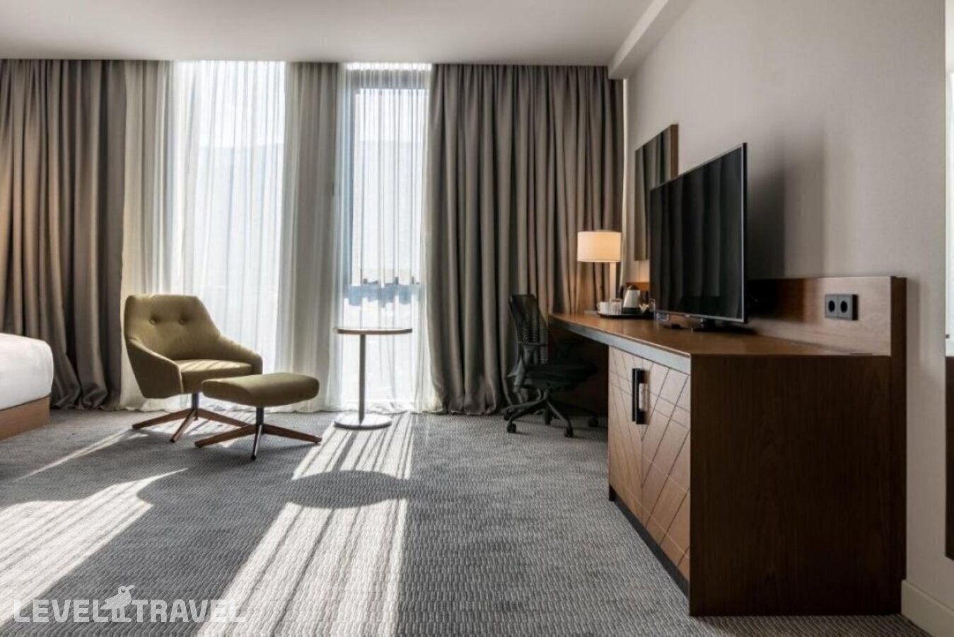 фотографии номера Стандартный номер отеля Hilton Garden Inn Tbilisi Chavchavadze в Грузия(Тбилиси) - фото №3