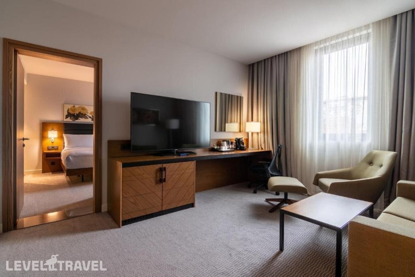 фотографии номера Люкс отеля Hilton Garden Inn Tbilisi Chavchavadze в Грузия(Тбилиси) - фото №2