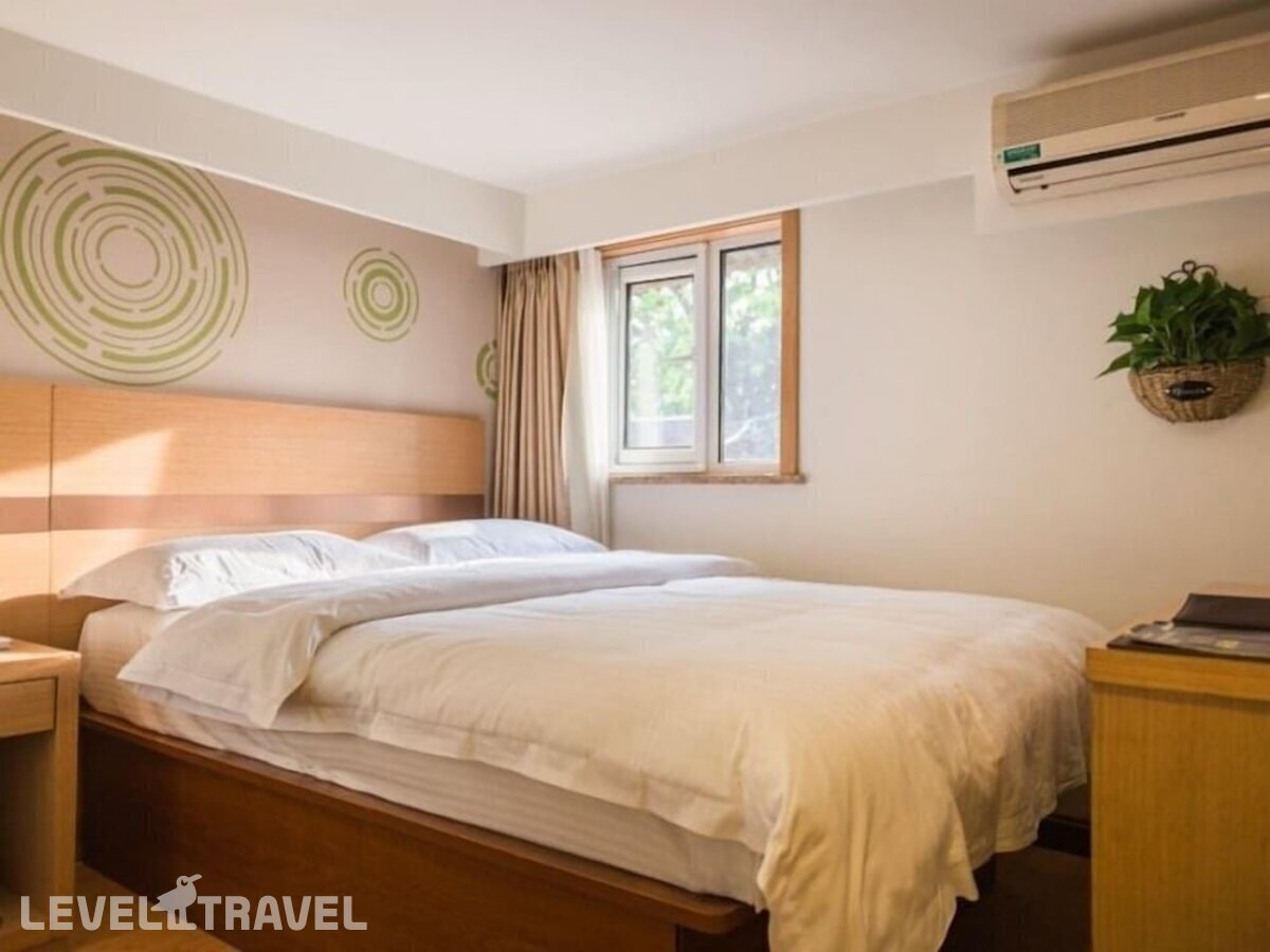 фотографии номера Стандартный номер отеля Greentree Inn Beijing Houhai Express Hotel в Китай(Пекин) - фото №1