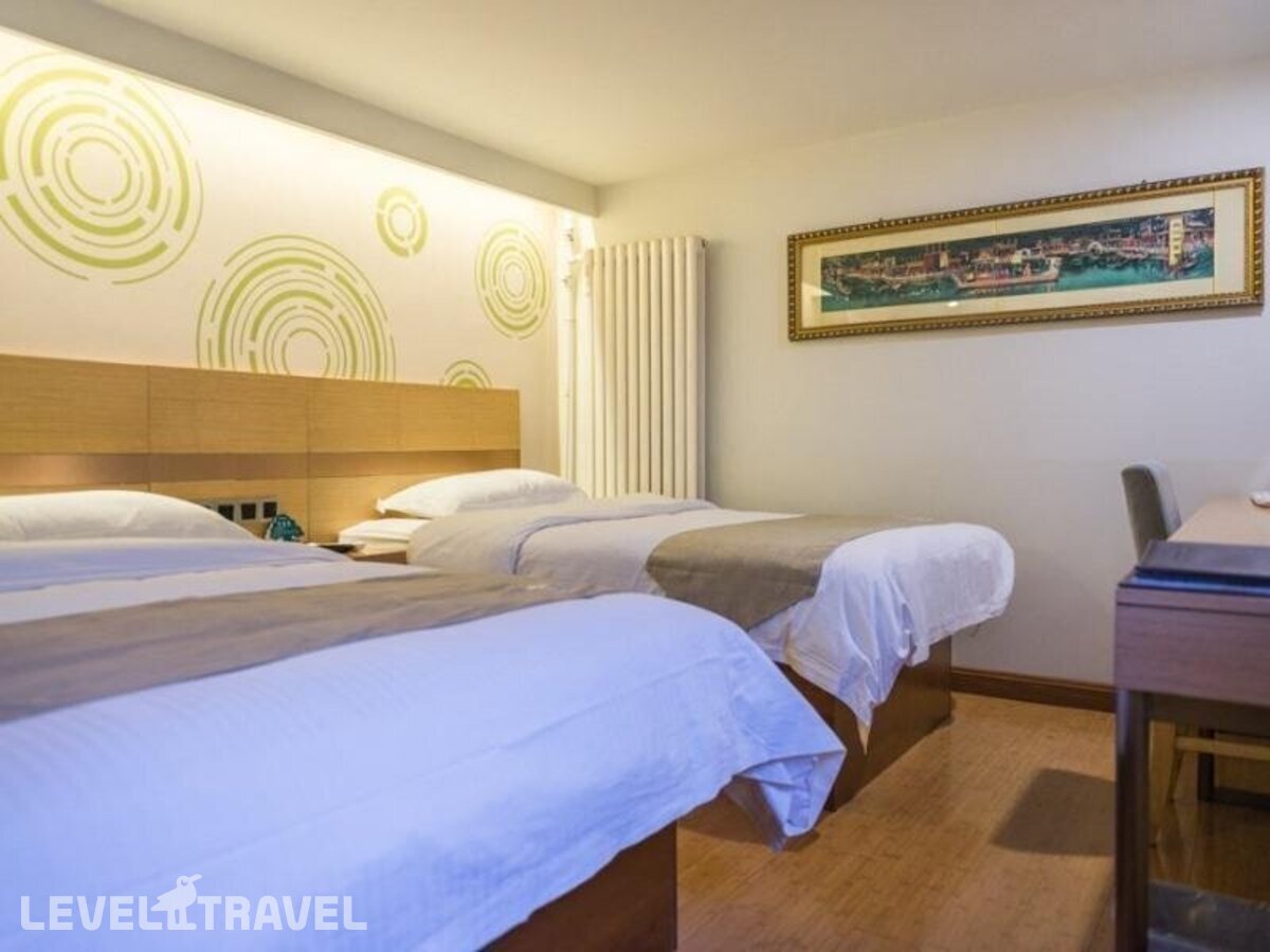 фотографии номера Семейный номер отеля Greentree Inn Beijing Houhai Express Hotel в Китай(Пекин) - фото №2