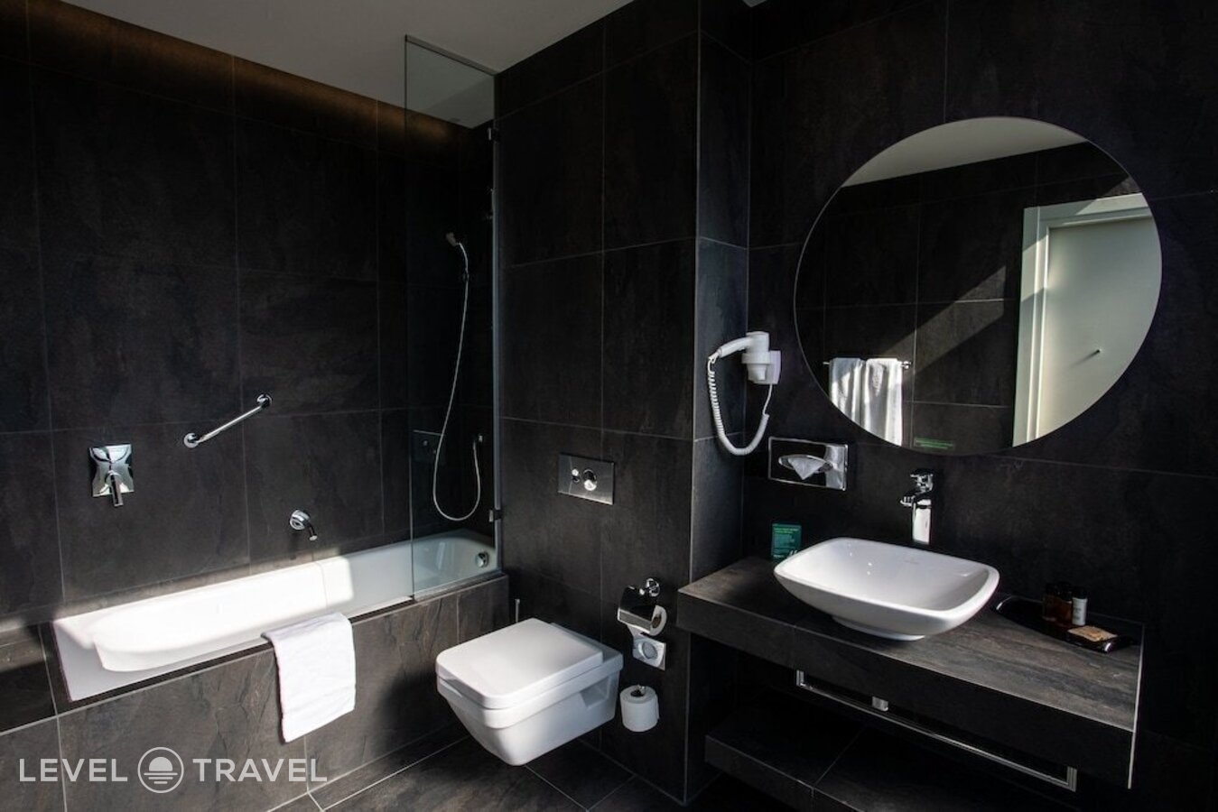 фотографии номера Премиум отеля Holiday Inn Telavi, IHG Hotel в Грузия(Телави) - фото №12