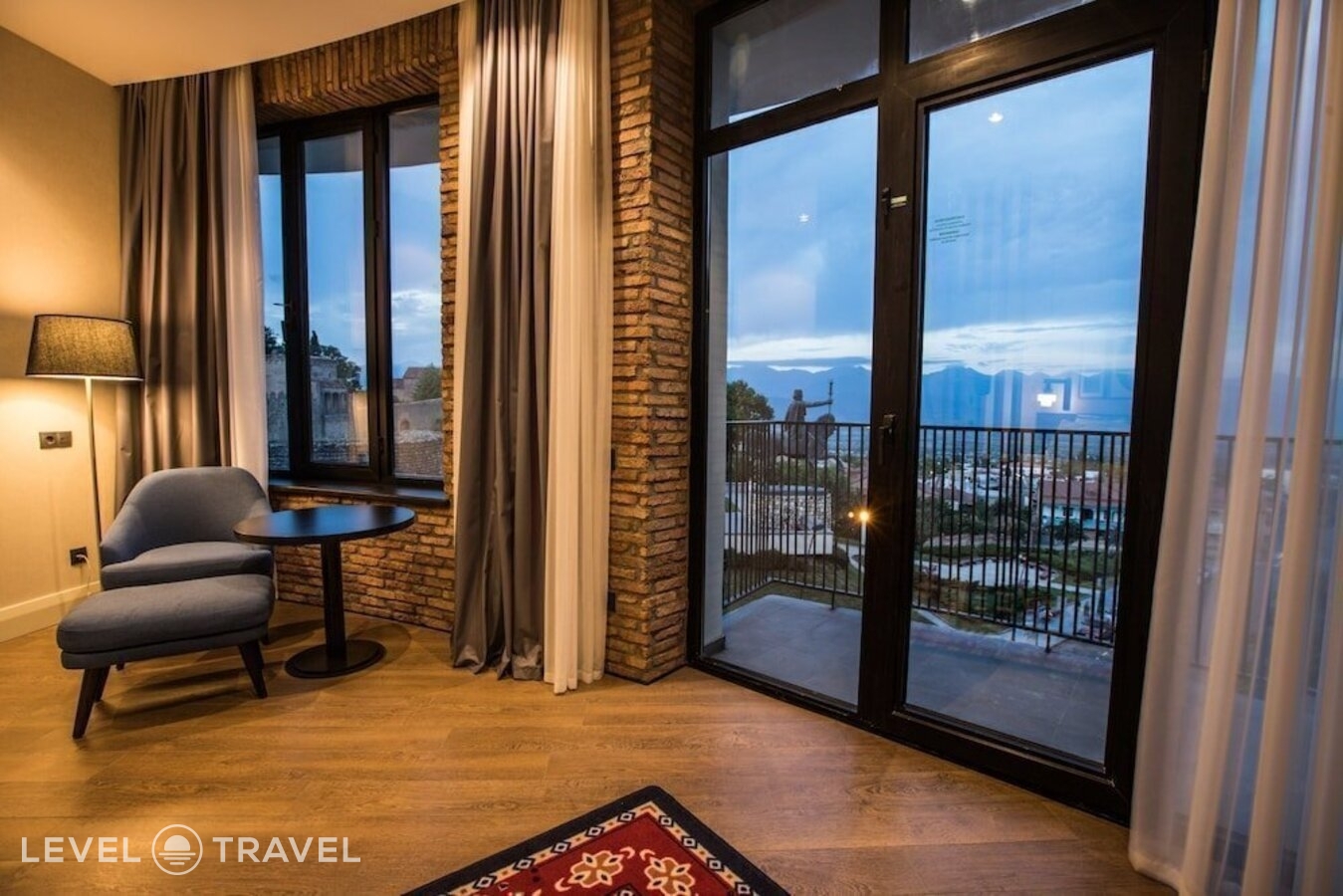 фотографии номера Премиум отеля Holiday Inn Telavi, IHG Hotel в Грузия(Телави) - фото №10