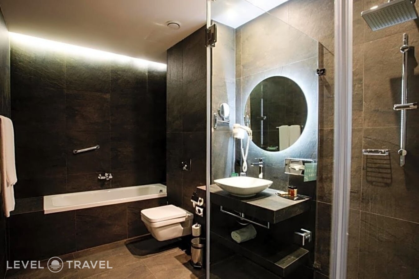 фотографии номера Премиум отеля Holiday Inn Telavi, IHG Hotel в Грузия(Телави) - фото №13