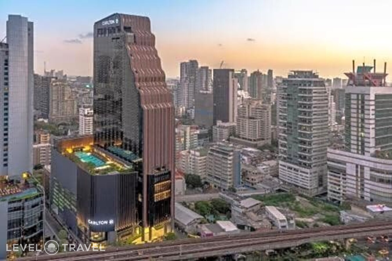 фотографии номера Люкс отеля Manhattan Bangkok в Таиланд(Бангкок) - фото №5