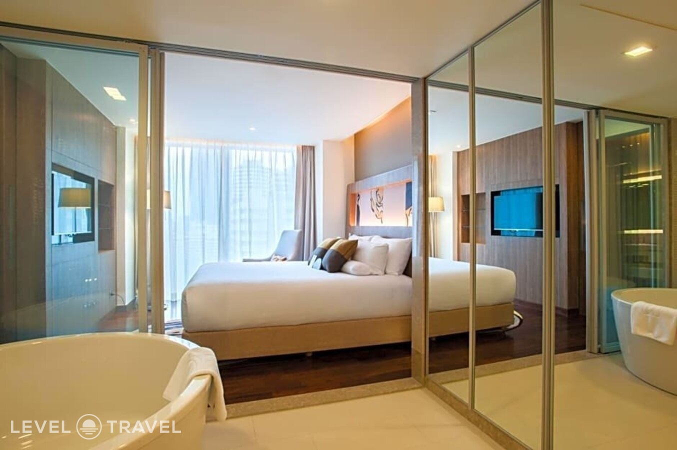 фотографии номера Люкс отеля Novotel Bangkok Sukhumvit 20 в Таиланд(Бангкок) - фото №9