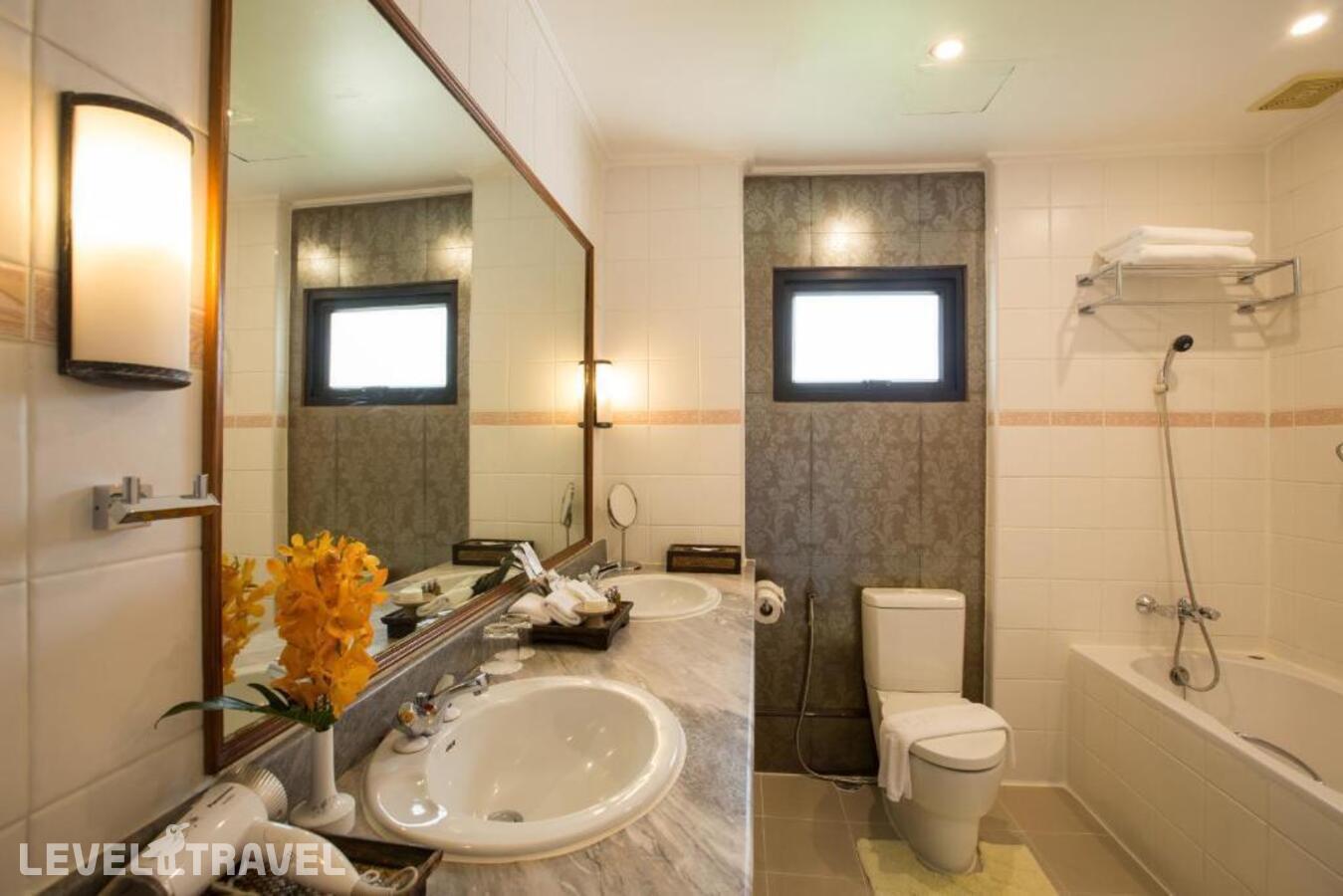 фотографии номера Люкс отеля The Tarntawan Hotel Surawong Bangkok в Таиланд(Бангкок) - фото №11