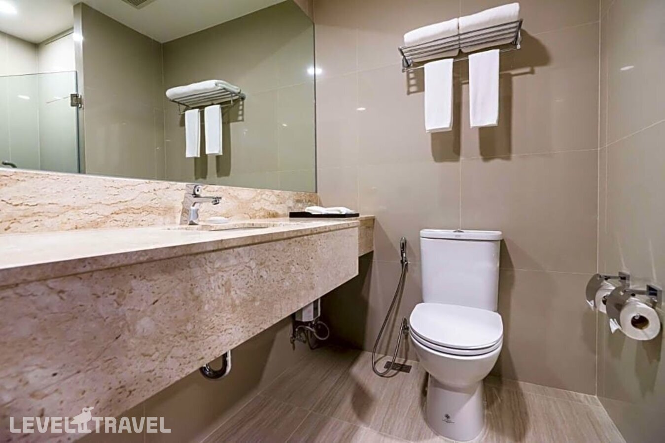 фотографии номера Улучшенный номер отеля SureStay Plus Hotel by Best Western Sukhumvit 2 в Таиланд(Бангкок) - фото №8