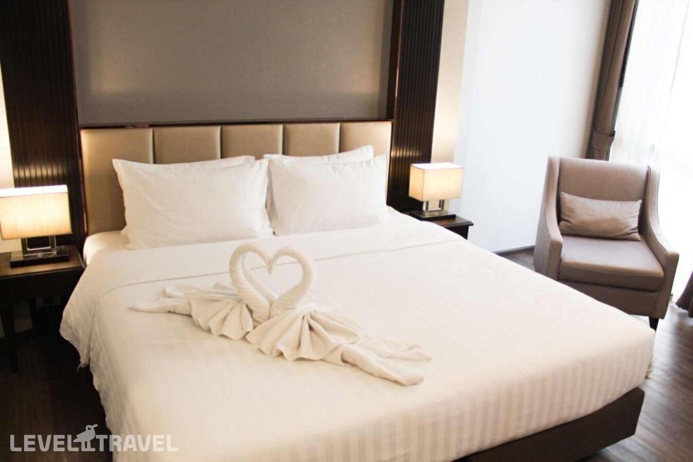 фотографии номера Делюкс отеля SureStay Plus Hotel by Best Western Sukhumvit 2 в Таиланд(Бангкок) - фото №3
