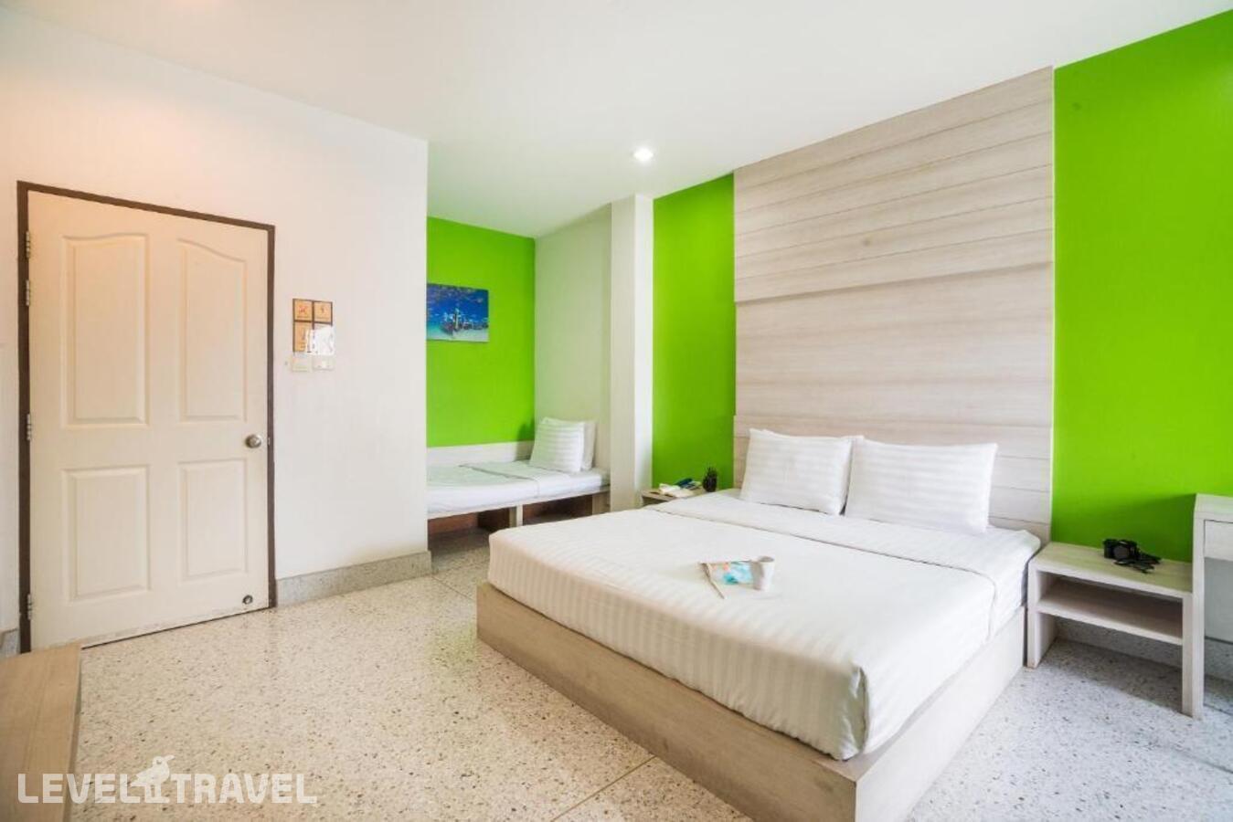 фотографии номера Трехместный улучшенный отеля The Fifth Residence Hotel в Таиланд(Бангкок) - фото №3