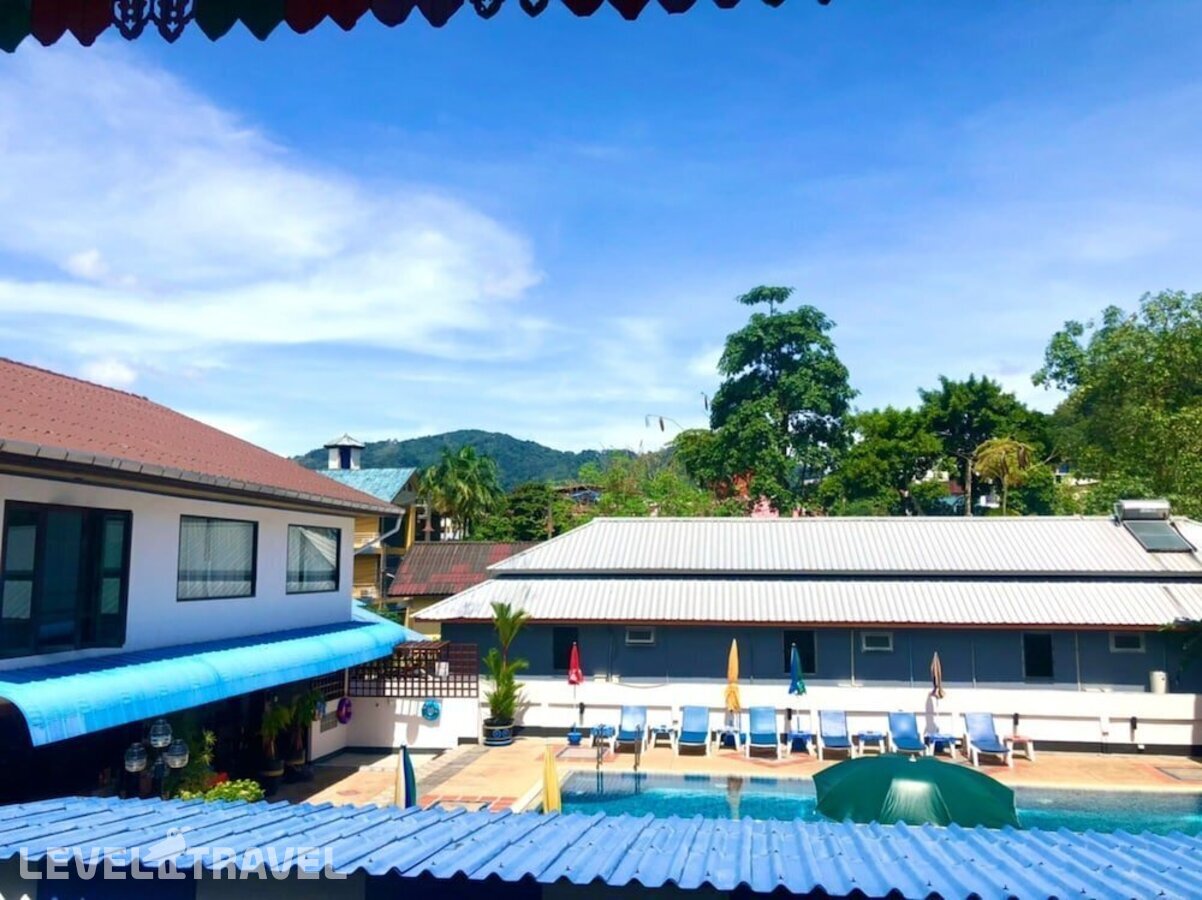 фотографии номера Делюкс с балконом отеля Rabbit Mansion Patong Hotel в Таиланд(Патонг Бич) - фото №1
