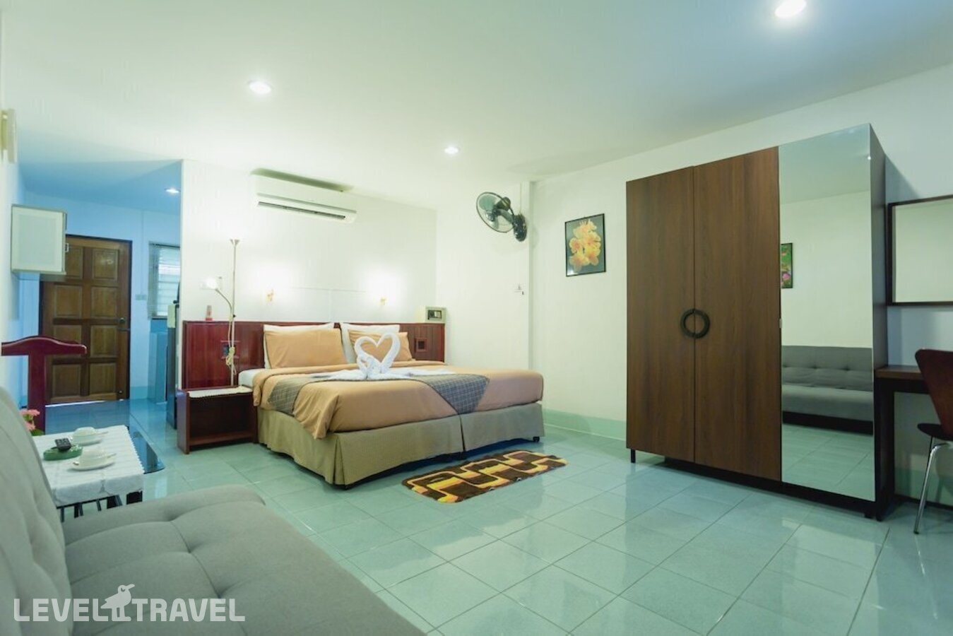 фотографии номера Делюкс с балконом отеля Rabbit Mansion Patong Hotel в Таиланд(Патонг Бич) - фото №2