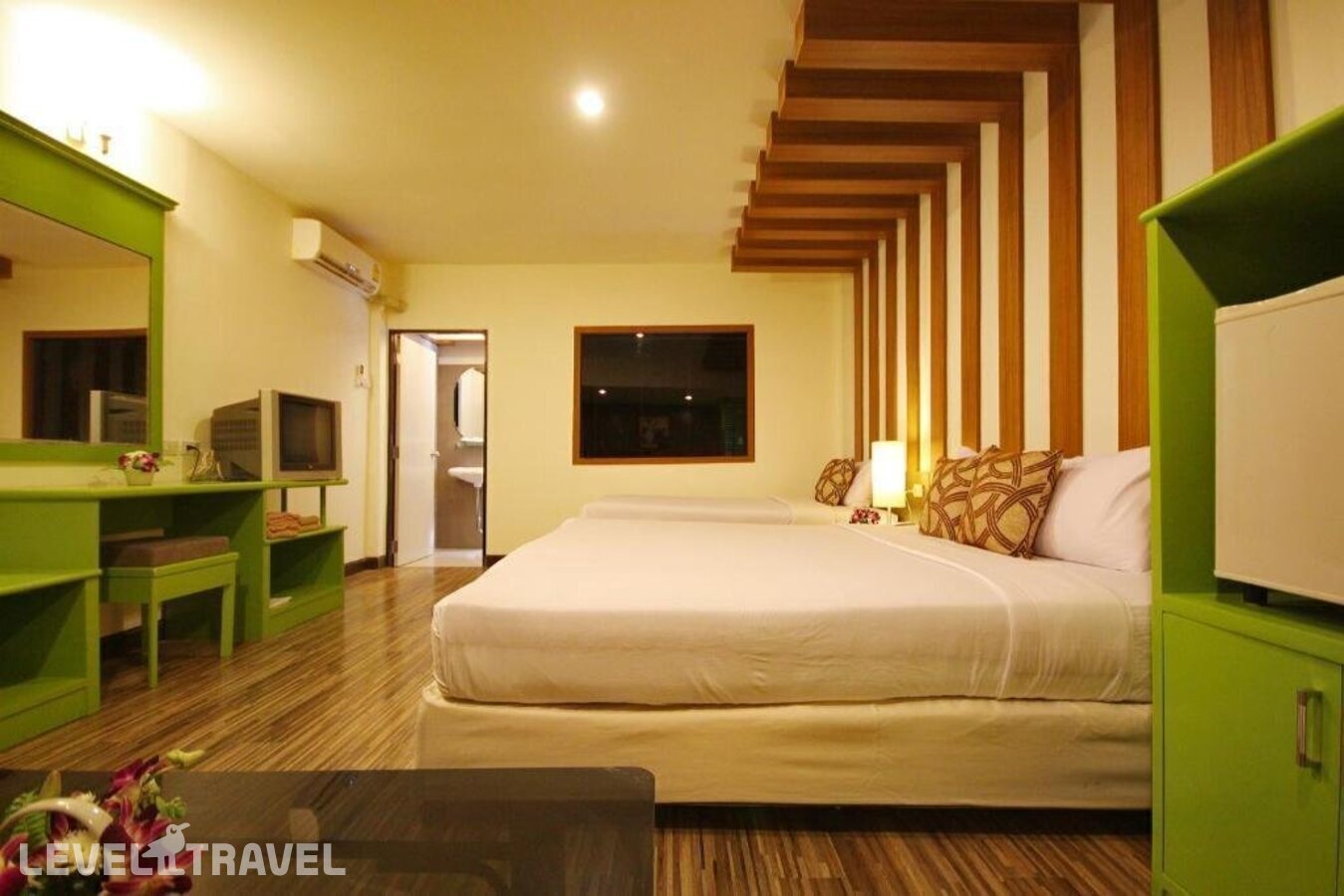 фотографии номера Улучшенный номер отеля Windmill Resort Hotel в Таиланд(Наклуа) - фото №4