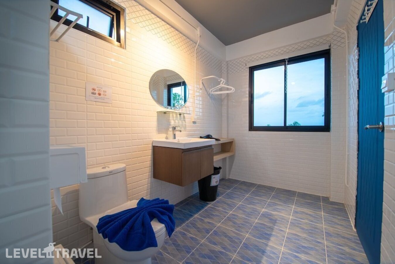 фотографии номера Семейный номер отеля The Rock Samui - Hostel в Таиланд(Рокиз Бич) - фото №9