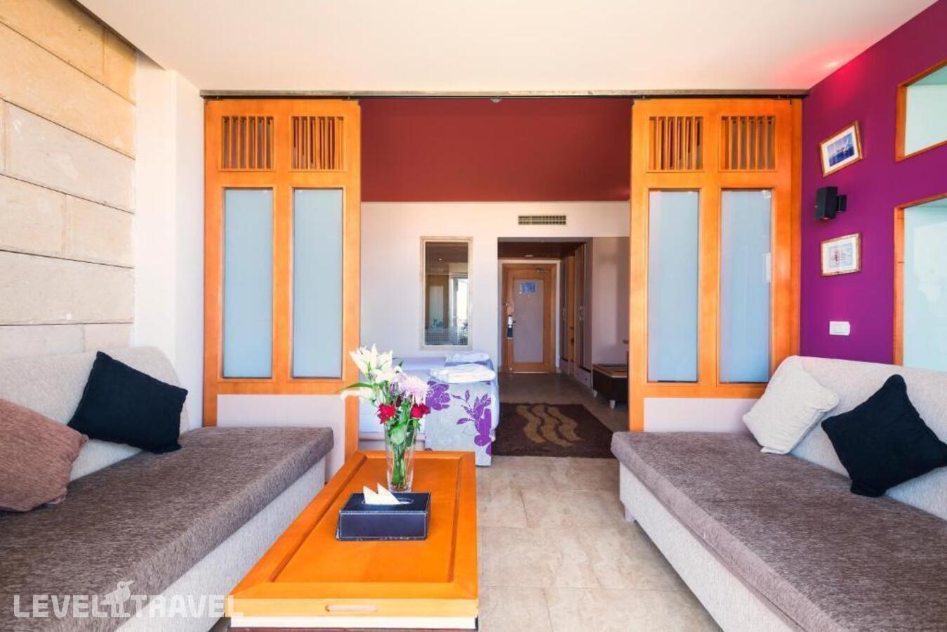 фотографии номера Семейный с боковым видом на море отеля Barcelo Tiran Sharm Hotel в Египет(Шарм-эль-Шейх) - фото №3