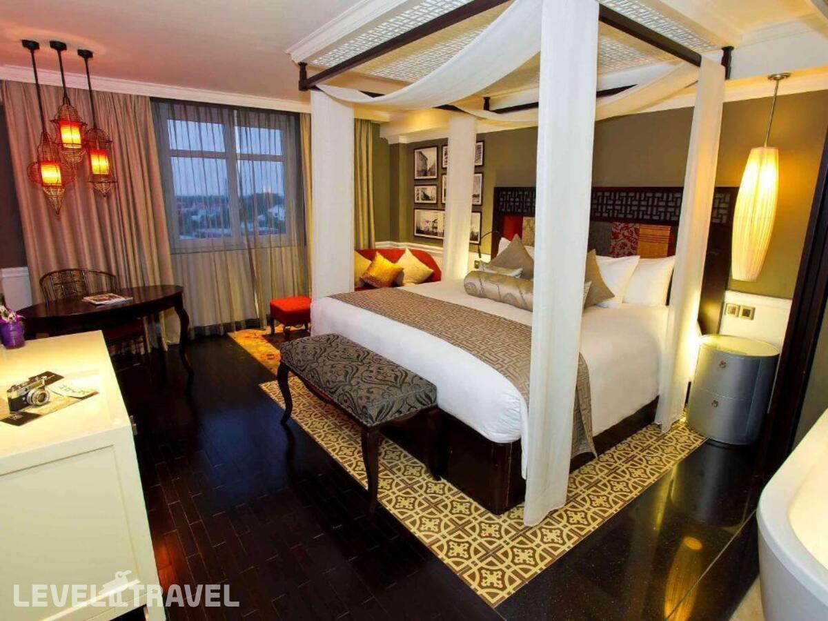 фотографии номера Делюкс отеля Hotel Royal Hoi An - MGallery в Вьетнам(Хойан) - фото №3