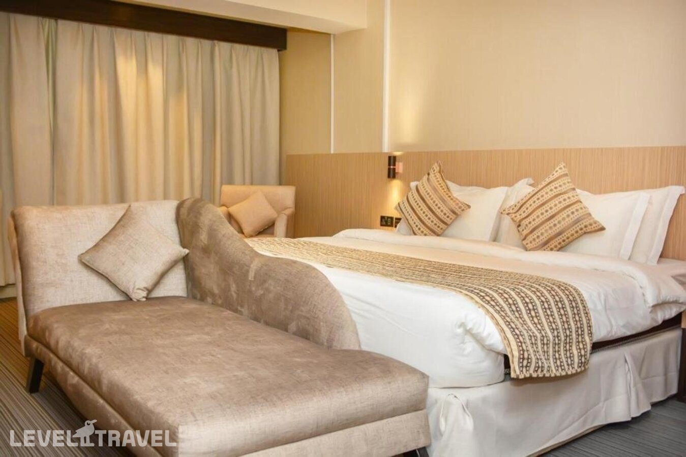 фотографии номера Представительский номер отеля Plaza Inn Olaya Hotel в Саудовская Аравия(Эр-Рияд) - фото №1