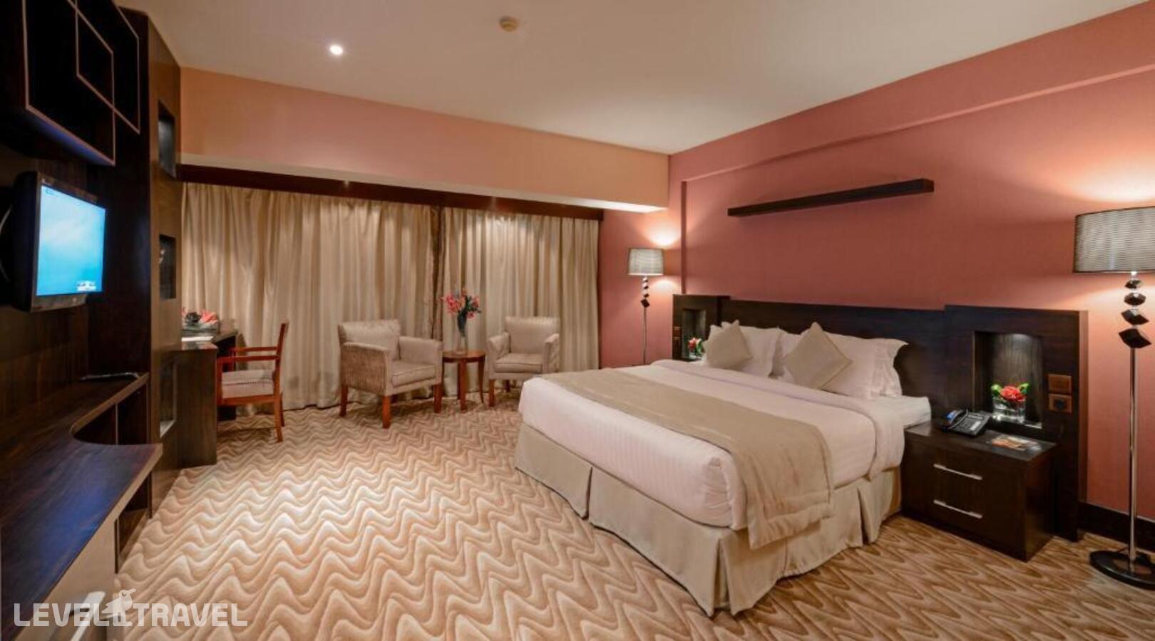 фотографии номера Полулюкс отеля Plaza Inn Olaya Hotel в Саудовская Аравия(Эр-Рияд) - фото №3