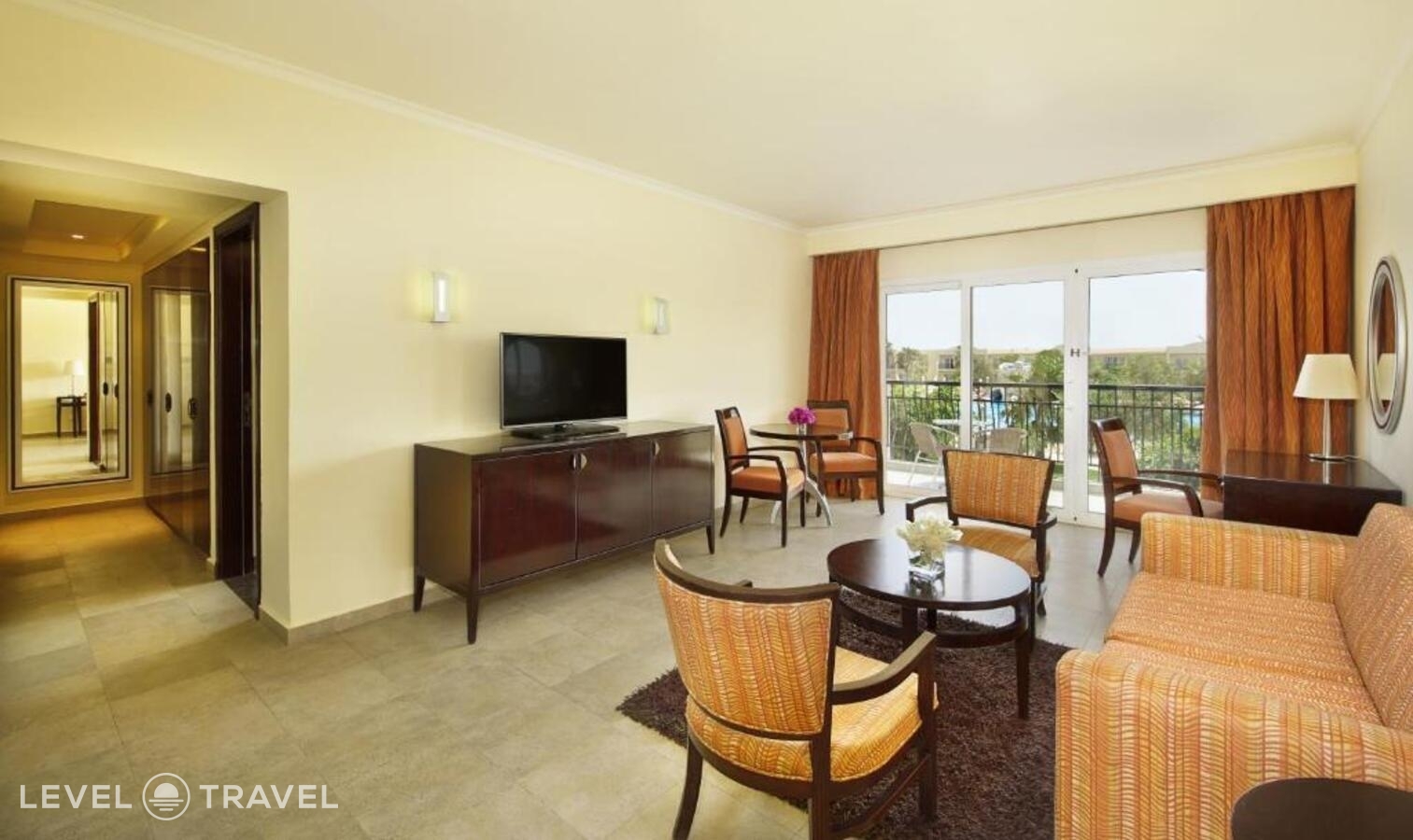 фотографии номера Люкс Diamond с видом на бассейн отеля Doubletree By Hilton Sharm El Sheikh - Sharm Bay в Египет(Уайт Найт) - фото №8