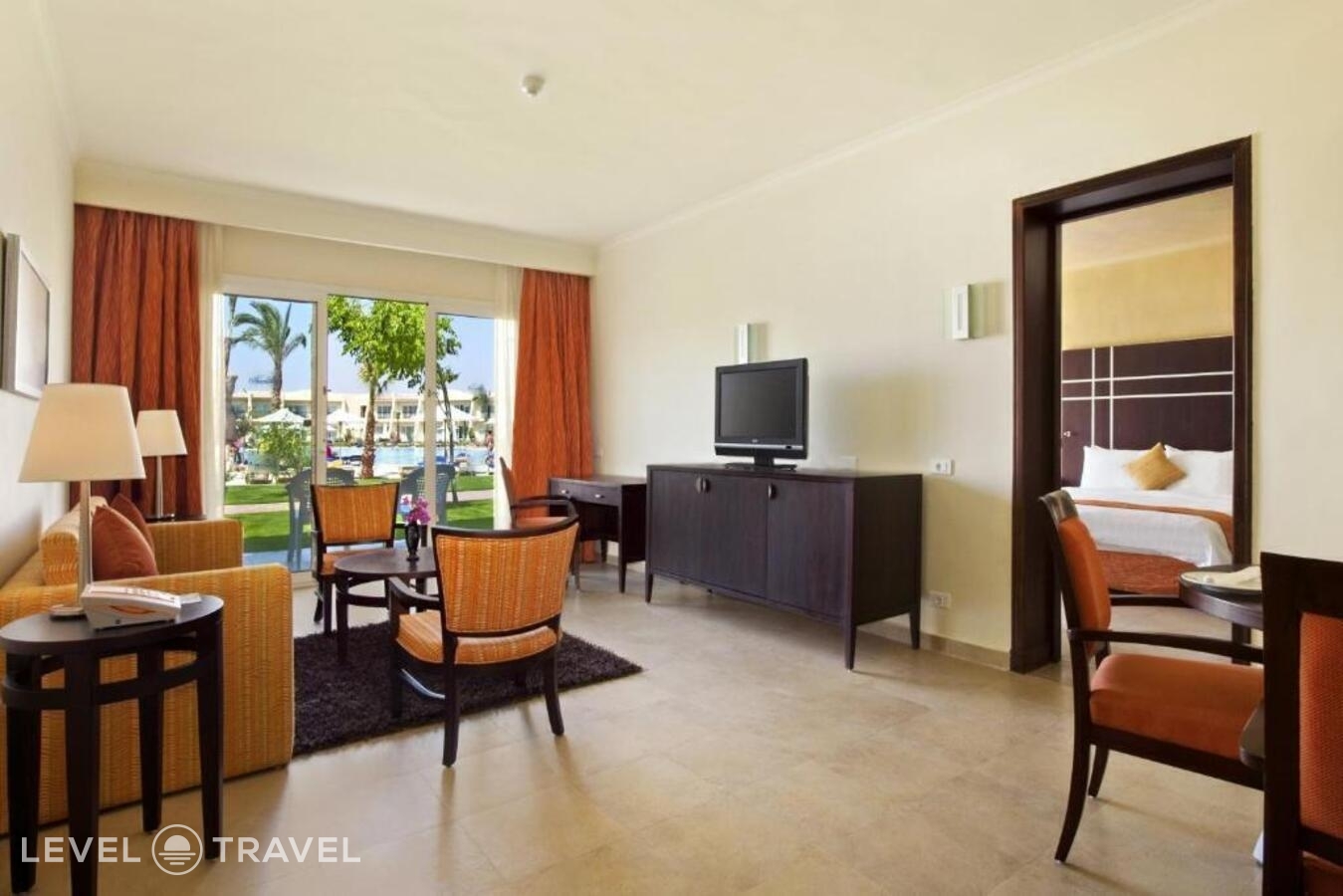 фотографии номера Люкс Diamond с видом на бассейн отеля Doubletree By Hilton Sharm El Sheikh - Sharm Bay в Египет(Уайт Найт) - фото №5