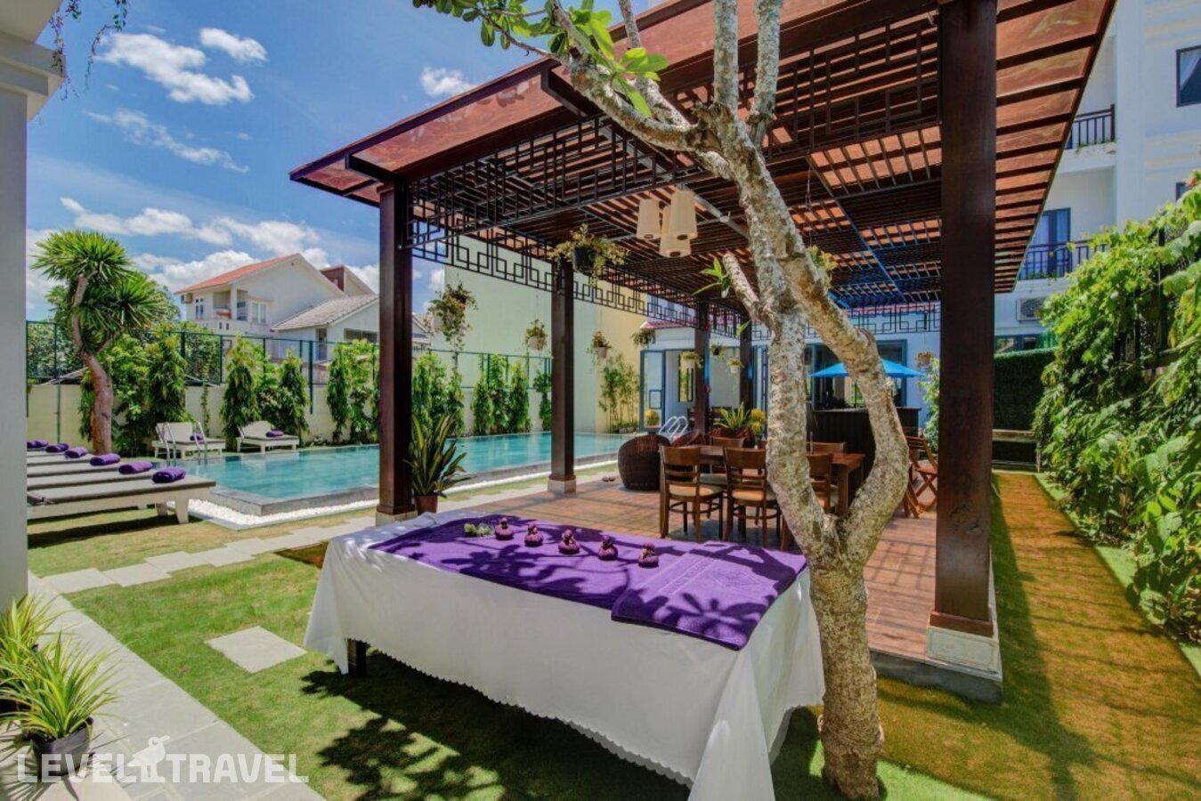 фотографии номера Делюкс с балконом отеля White Lotus Hotel (Ex. Golden Pearl Hoian Hotel) в Вьетнам(Хойан) - фото №4
