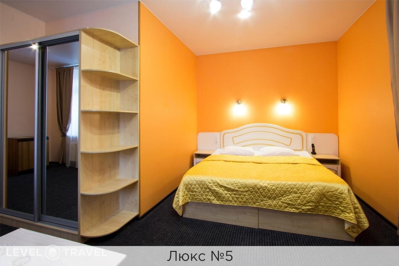 фотографии номера Люкс №5 отеля Виктория в Россия(Приморский район) - фото №3