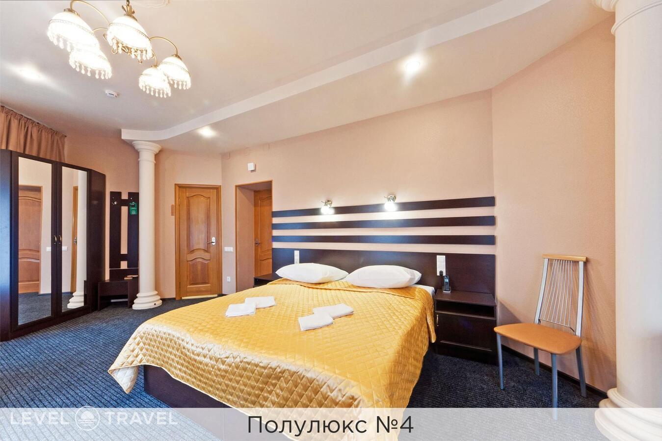 фотографии номера Просторный полулюкс отеля Виктория в Россия(Приморский район) - фото №26