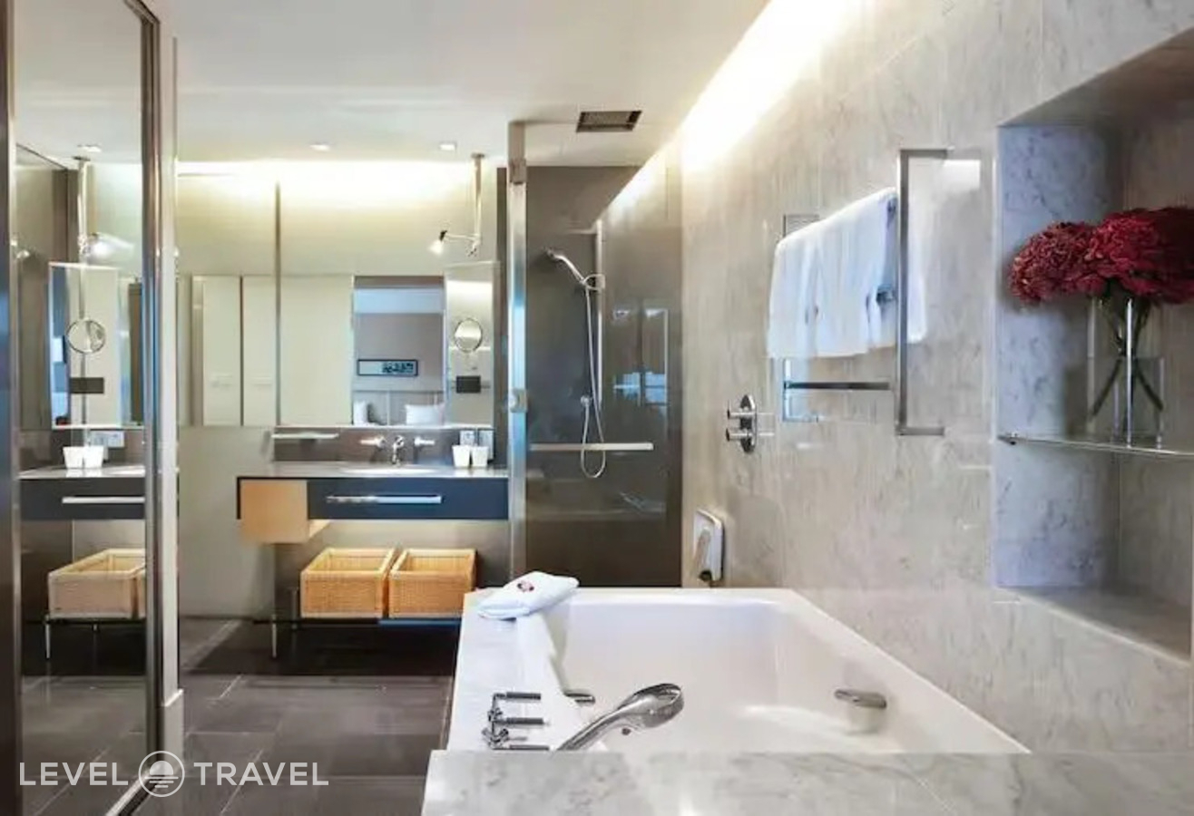 фотографии номера Представительский номер отеля Hilton Kuala Lumpur в Малайзия(Куала-Лумпур) - фото №2