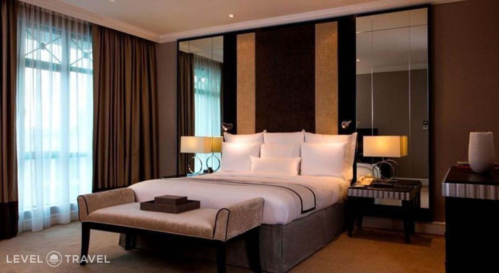 фотографии номера Люкс (3 комнаты) отеля The Ritz-Carlton, Kuala Lumpur в Малайзия(Куала-Лумпур) - фото №2