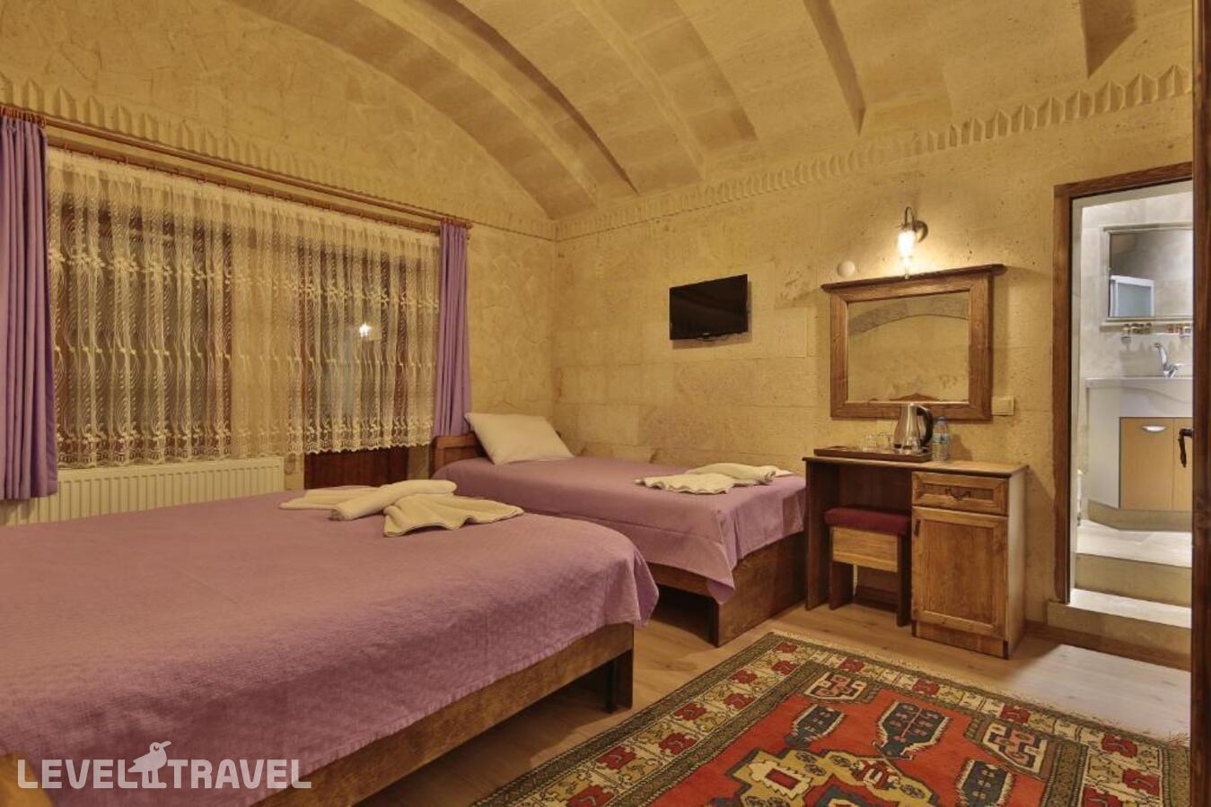 фотографии номера Трехместный улучшенный с балконом отеля Relic House в Турция(Гёреме) - фото №1