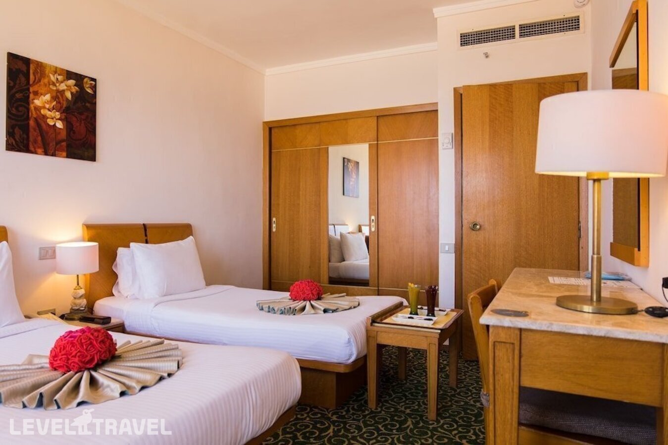 фотографии номера Роскошный люкс отеля Plaza Hotel Alexandria в Египет(Александрия) - фото №2