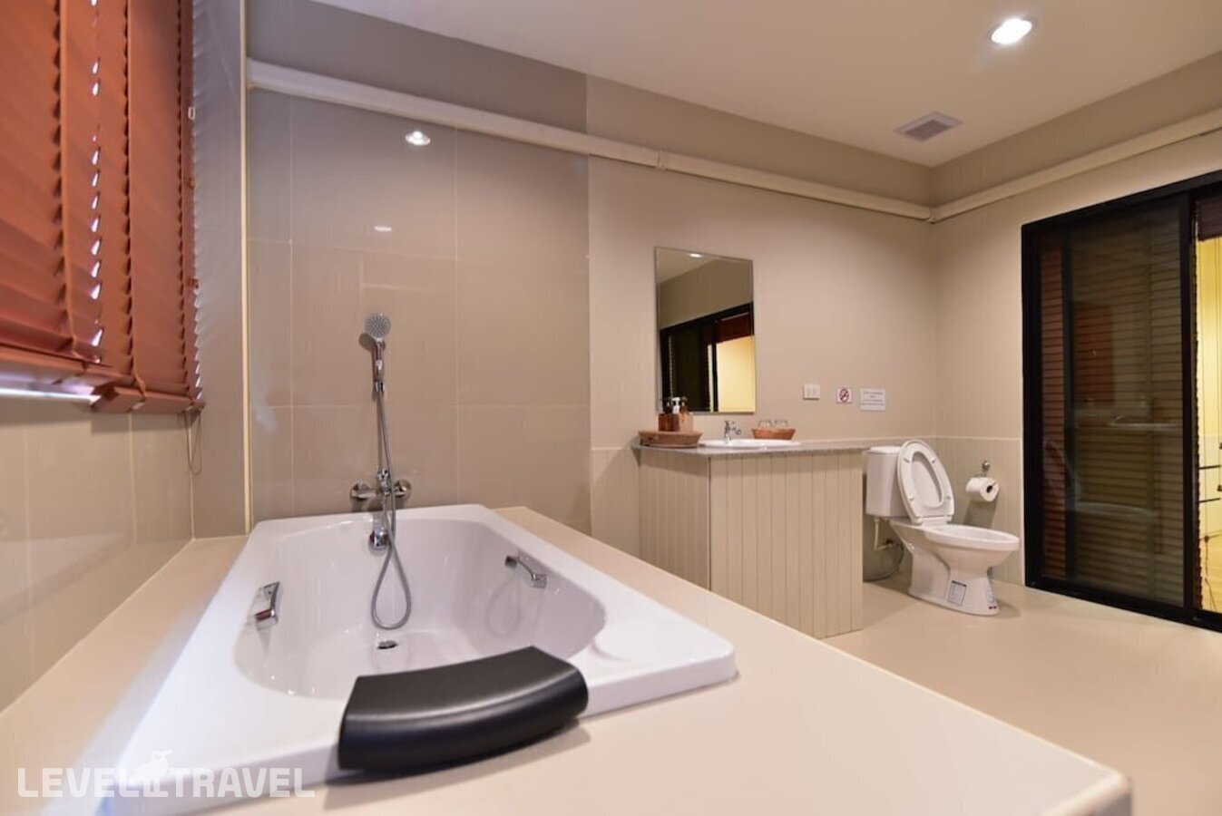 фотографии номера Люкс отеля Thonglor Suites в Таиланд(Бангкок) - фото №14