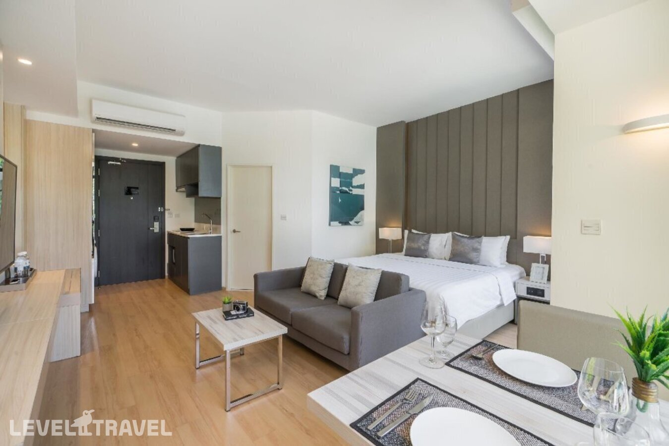 фотографии номера Делюкс с балконом отеля Arden Hotel And Residence в Таиланд(Центральная Паттайя) - фото №1