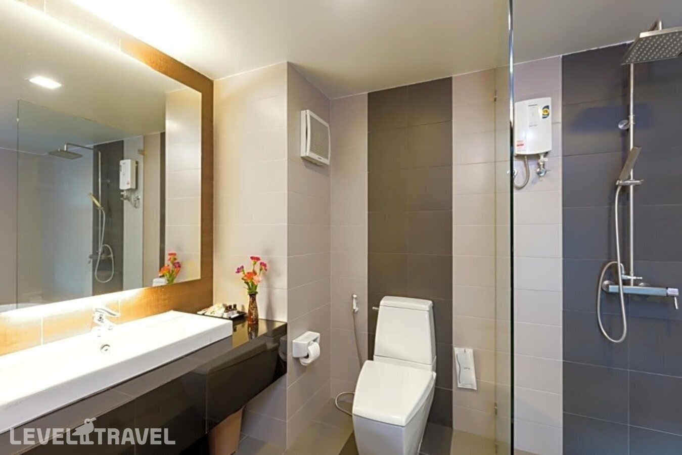 фотографии номера Люкс роскошный отеля Manhattan Pattaya Hotel в Таиланд(Наклуа) - фото №9