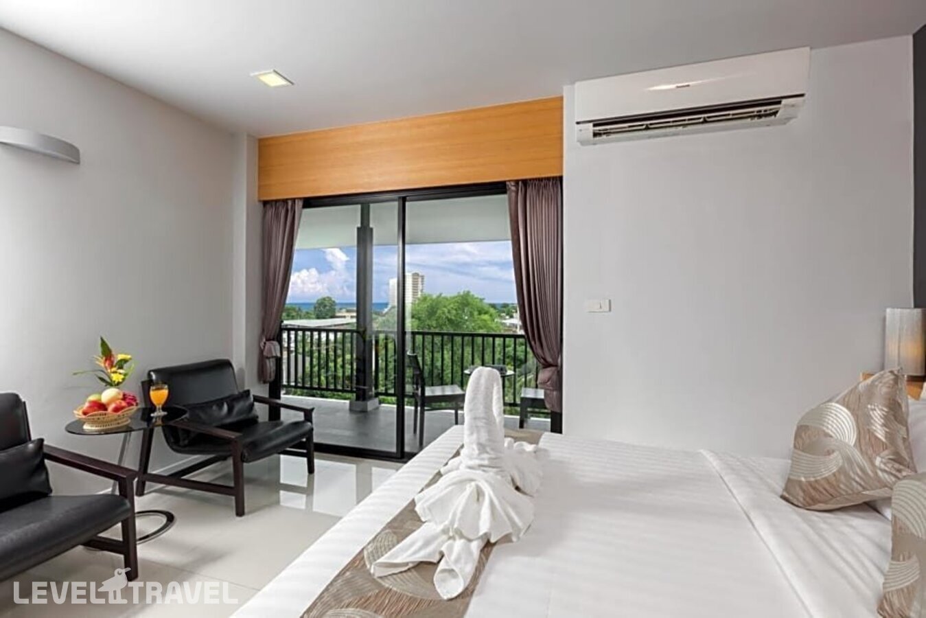 фотографии номера Люкс роскошный отеля Manhattan Pattaya Hotel в Таиланд(Наклуа) - фото №1