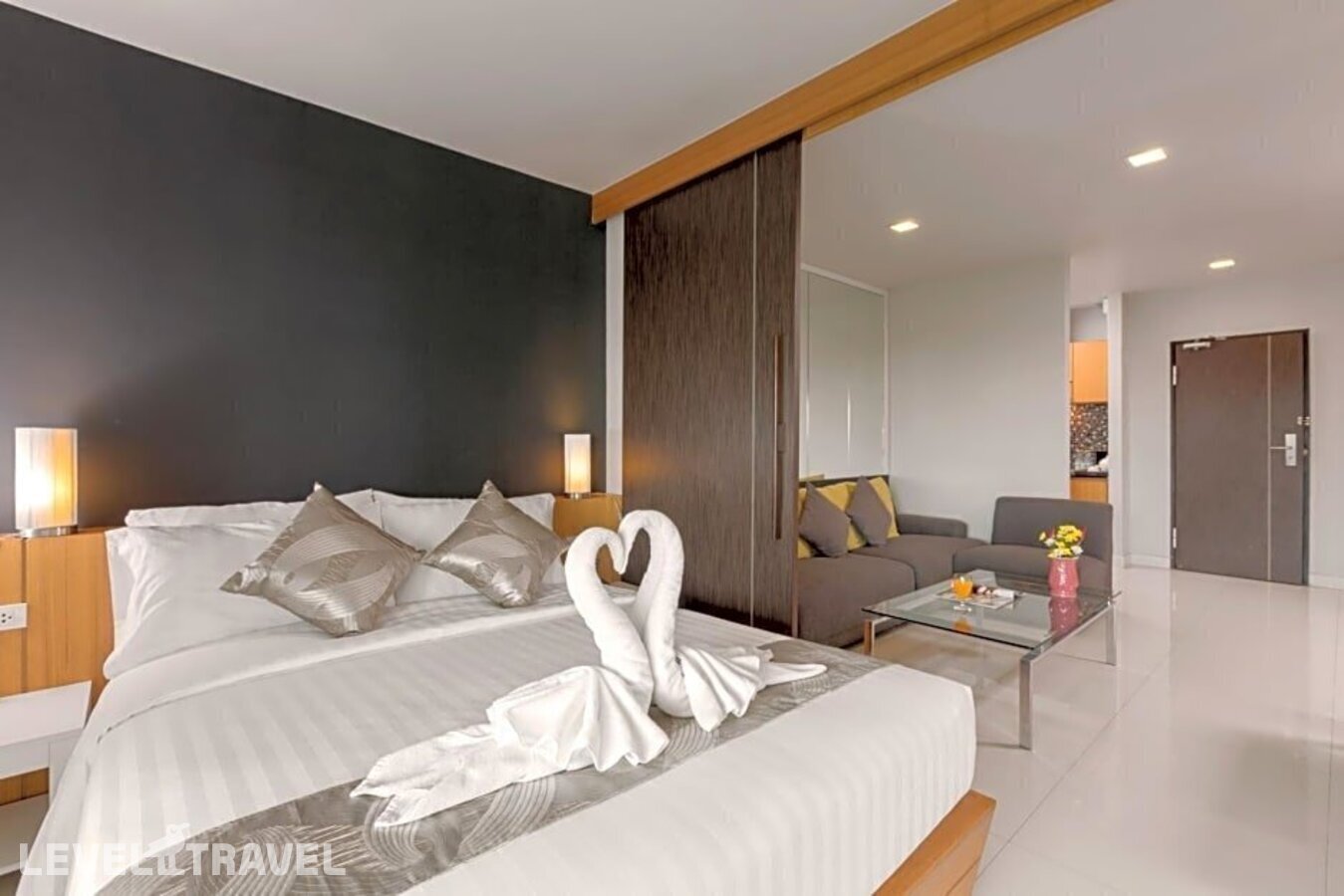 фотографии номера Люкс роскошный отеля Manhattan Pattaya Hotel в Таиланд(Наклуа) - фото №3