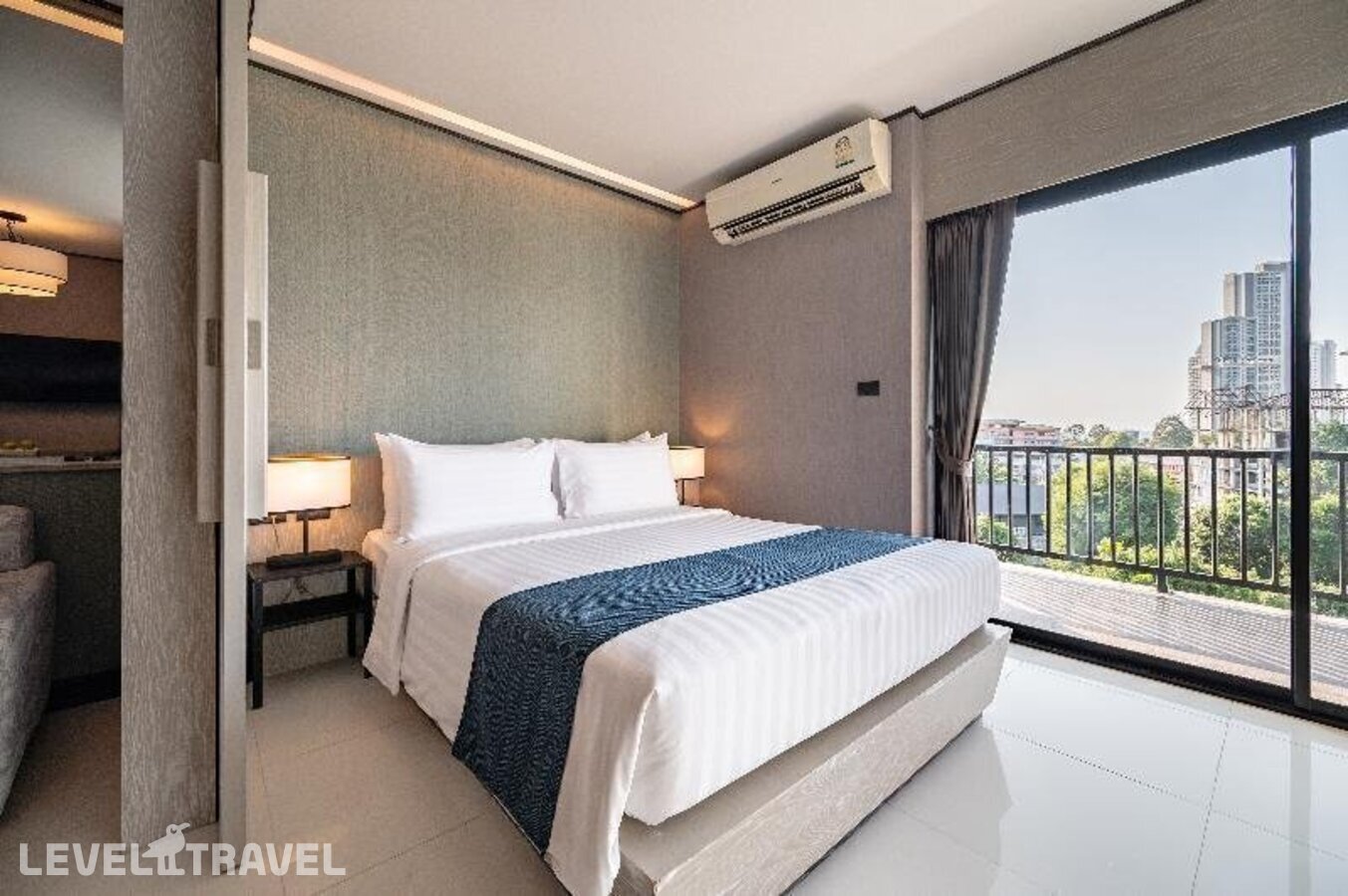 фотографии номера Люкс роскошный отеля Manhattan Pattaya Hotel в Таиланд(Наклуа) - фото №23
