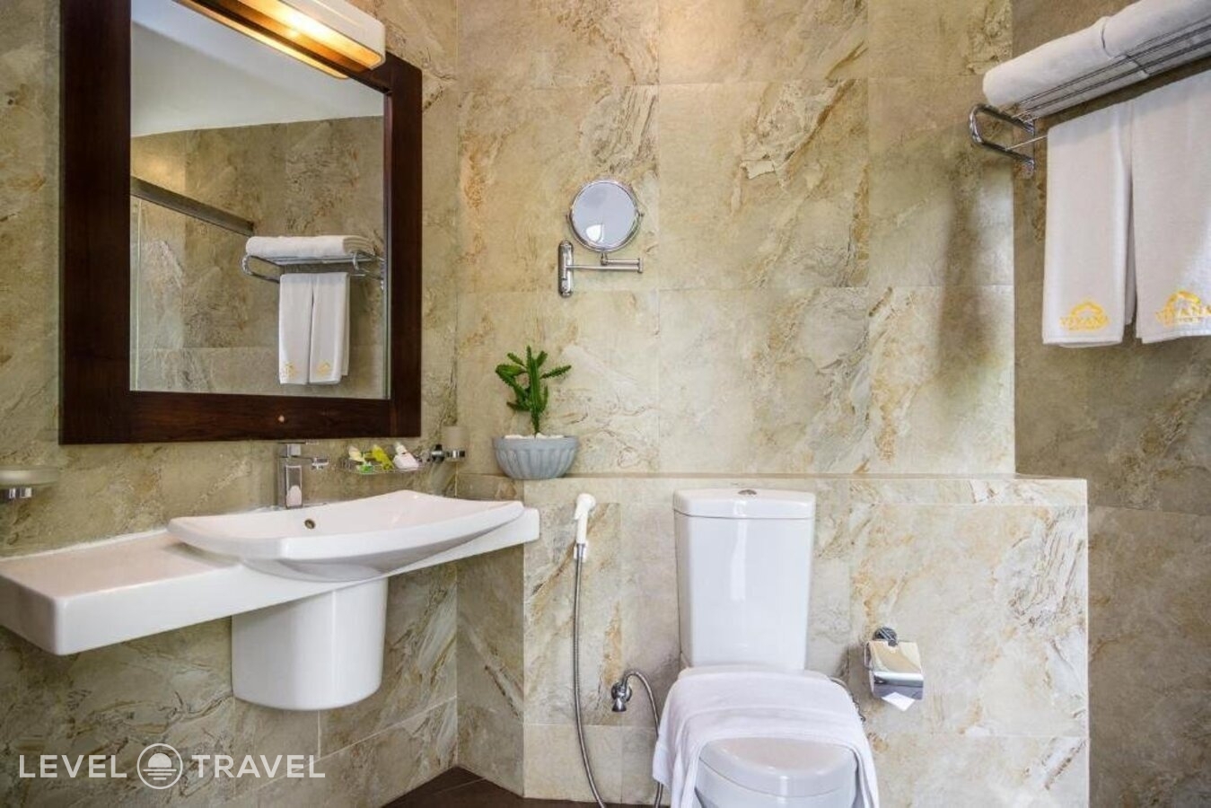 фотографии номера Люкс отеля Viyana Boutique Hotel в Шри-Ланка(Канди) - фото №15