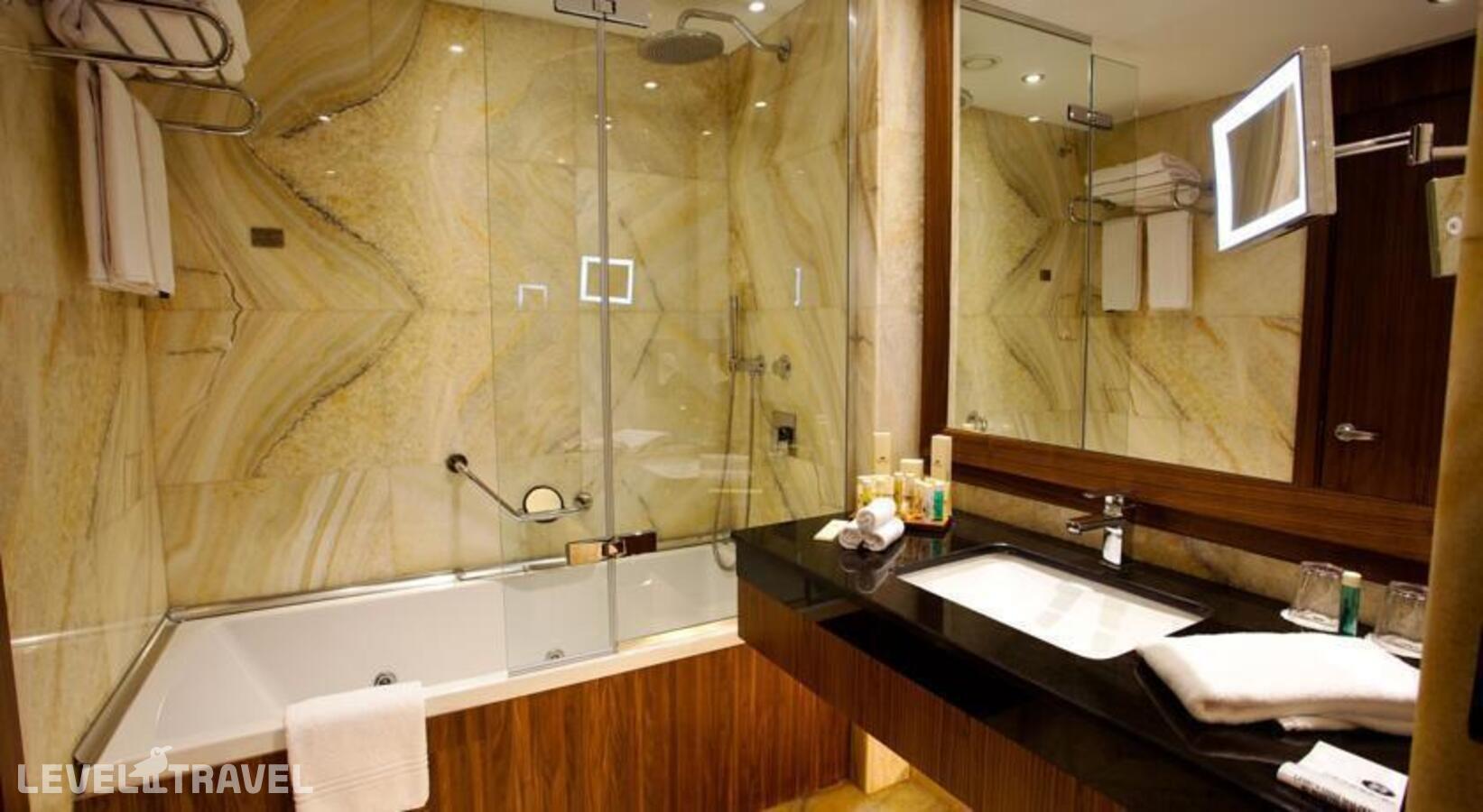 фотографии номера Одноместный номер отеля Crown Plaza Harbiye Hotel в Турция(Шишли) - фото №5