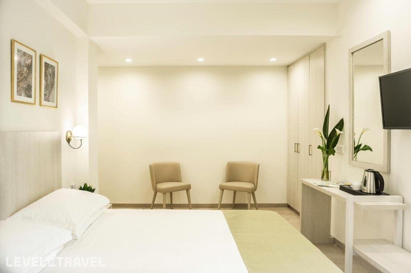 фотографии номера Делюкс с балконом отеля Roseum Boutique Hotel в Кипр(Ларнака) - фото №16