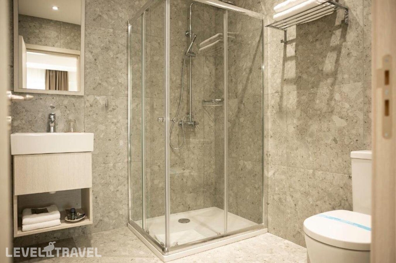 фотографии номера Делюкс с балконом отеля Roseum Boutique Hotel в Кипр(Ларнака) - фото №19