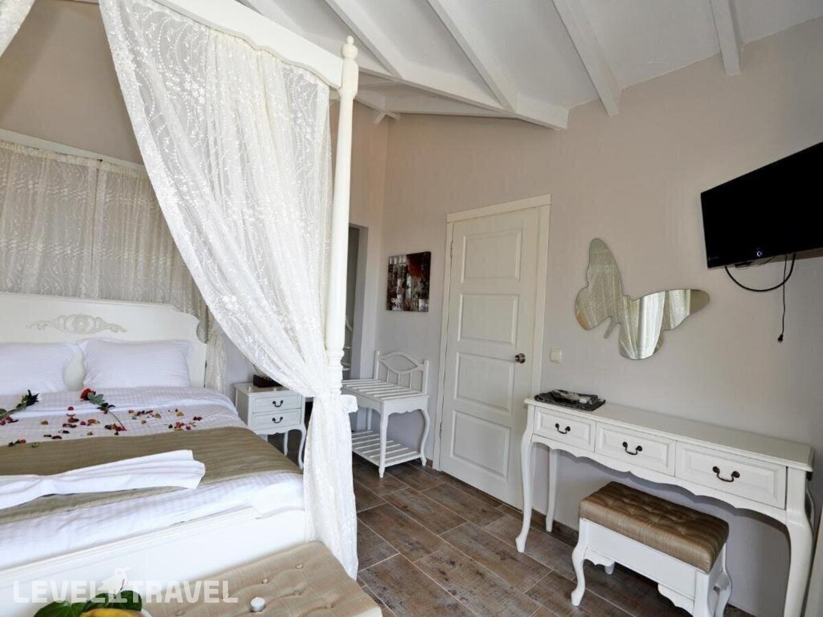 фотографии номера Вилла семейная отеля Alya Villa Butik Hotel в Турция(Турунч) - фото №3