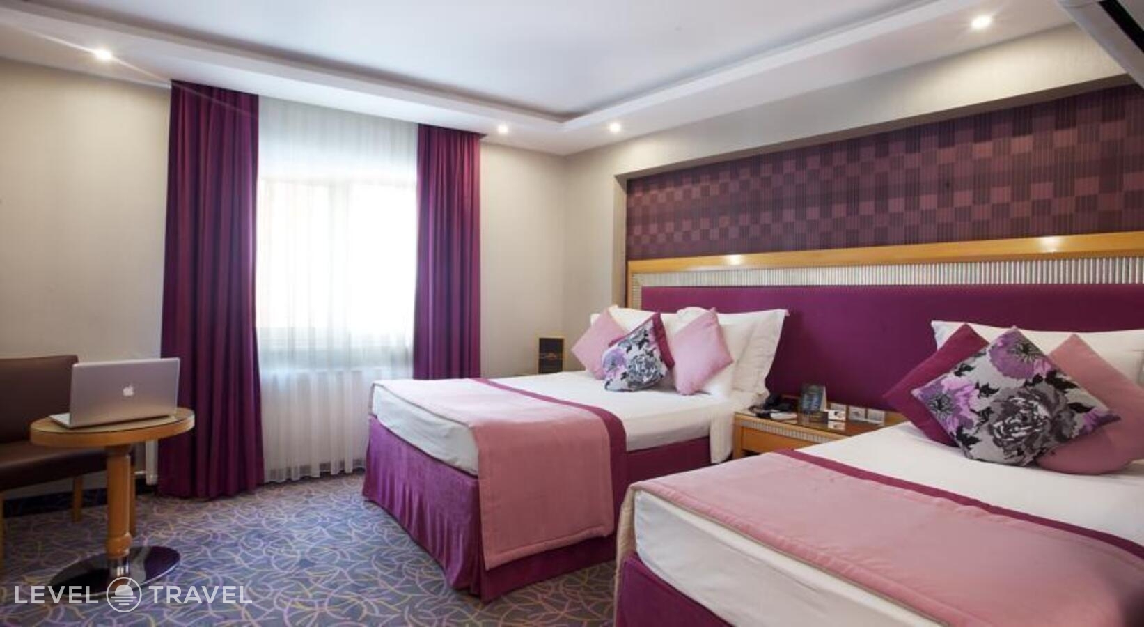 фотографии номера Стандартный номер отеля Carlton Istanbul Hotel в Турция(Фатих) - фото №5